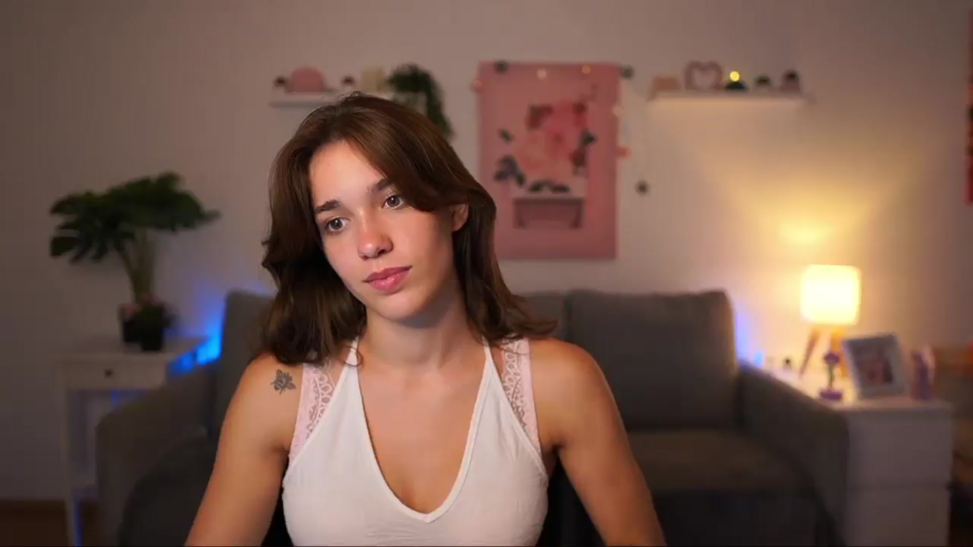 Gallery image thumbnail from Kissiecat's myfreecams stream on, 08/14/2025, 16:23 image 10 of 20