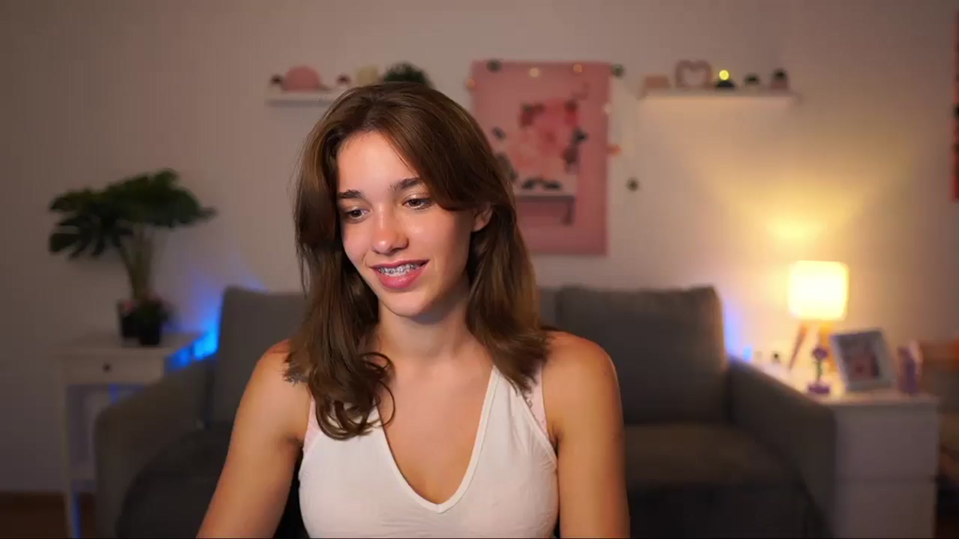 Gallery image thumbnail from Kissiecat's myfreecams stream on, 08/14/2025, 16:23 image 4 of 20