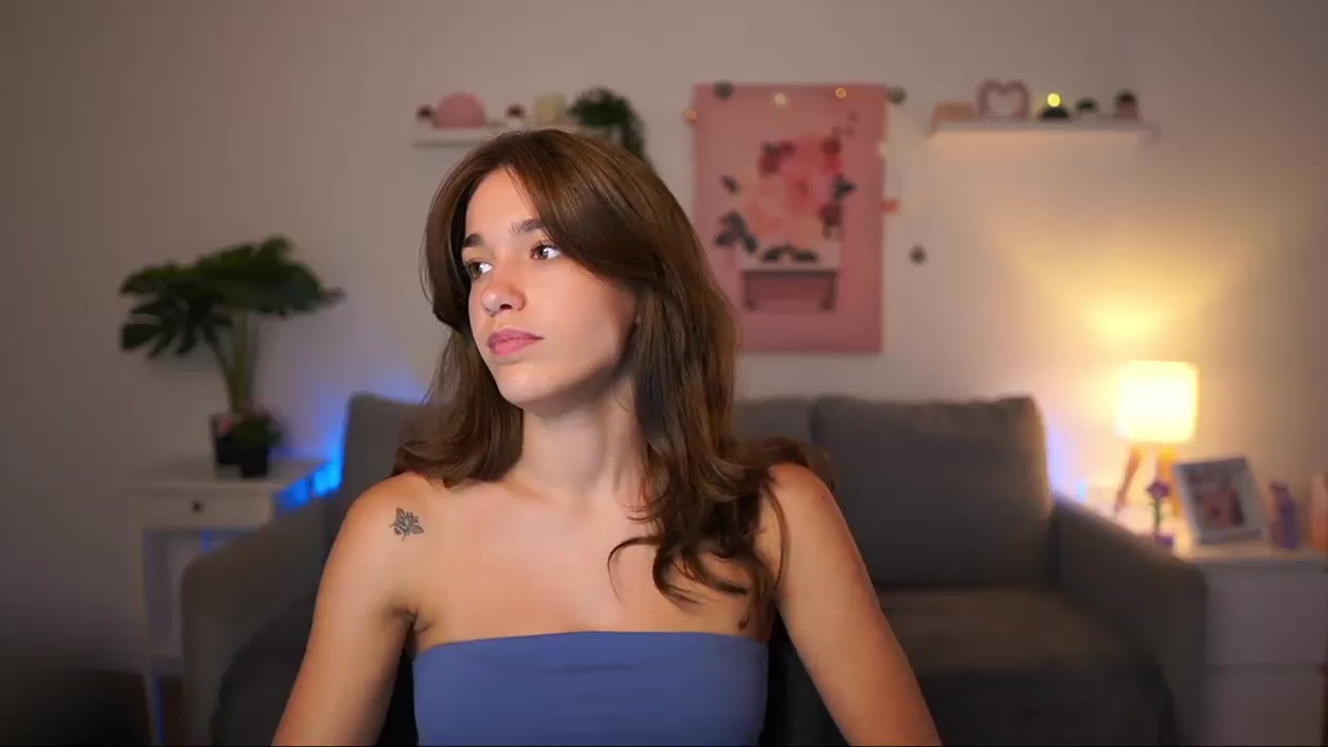 Gallery image thumbnail from Kissiecat's myfreecams stream on, 08/18/2025, 13:40 image 18 of 20