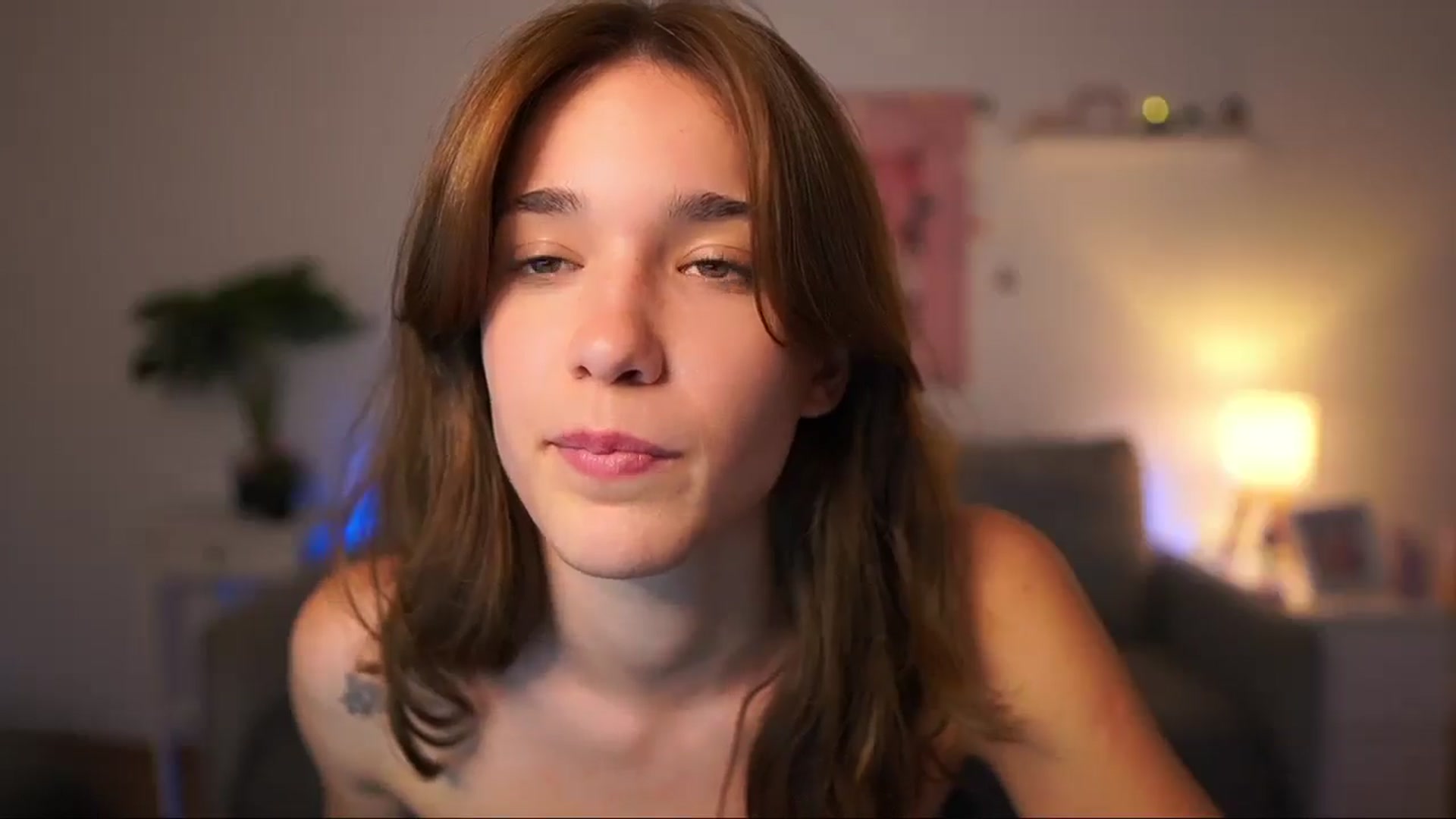 Gallery image thumbnail from Kissiecat's myfreecams stream on, 08/18/2025, 15:59 image 16 of 20