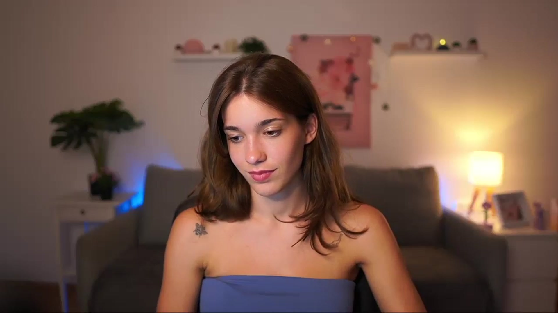 Gallery image thumbnail from Kissiecat's myfreecams stream on, 08/18/2025, 17:34 image 15 of 20