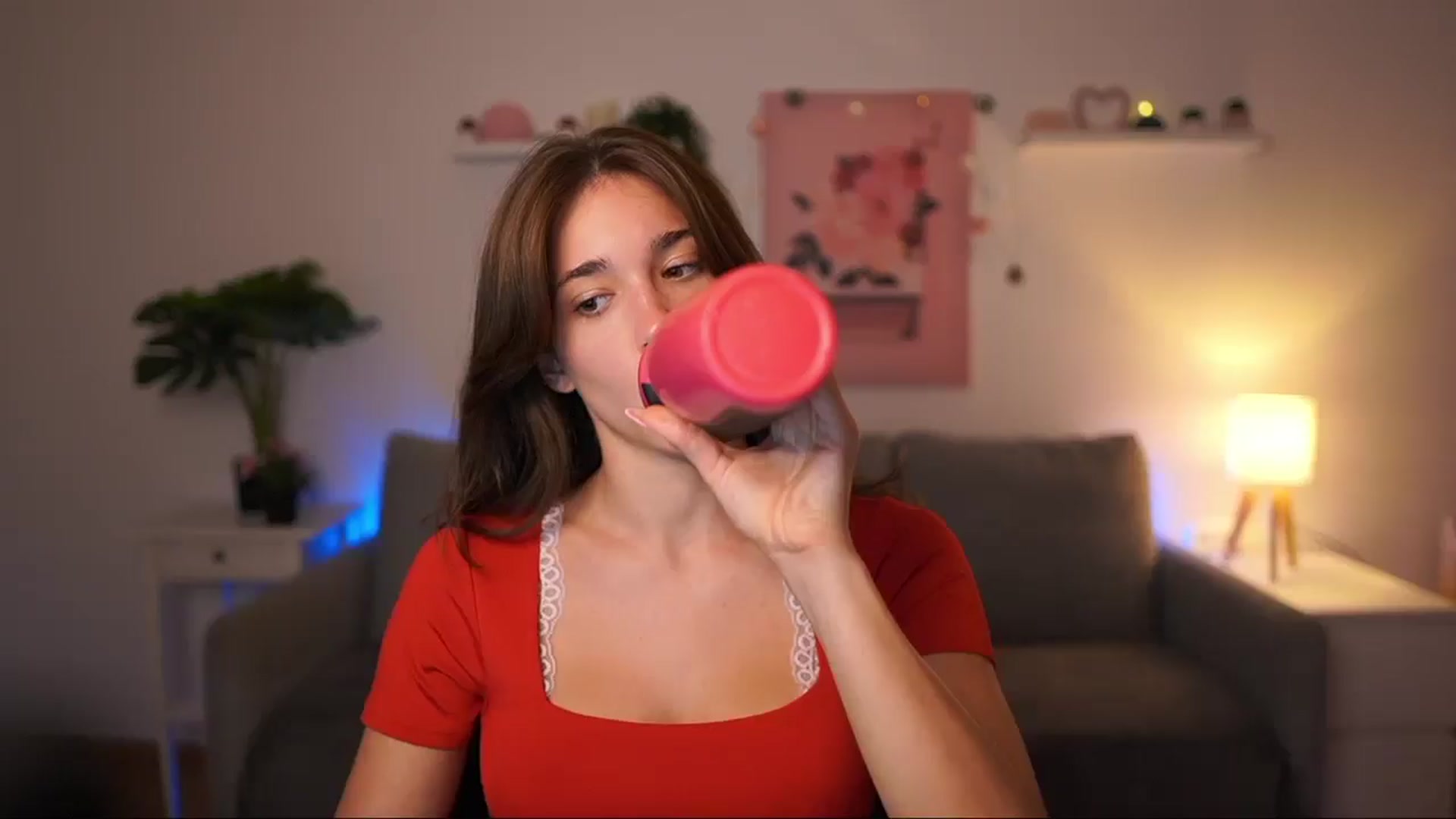 Gallery image thumbnail from Kissiecat's myfreecams stream on, 08/19/2025, 17:36 image 1 of 20