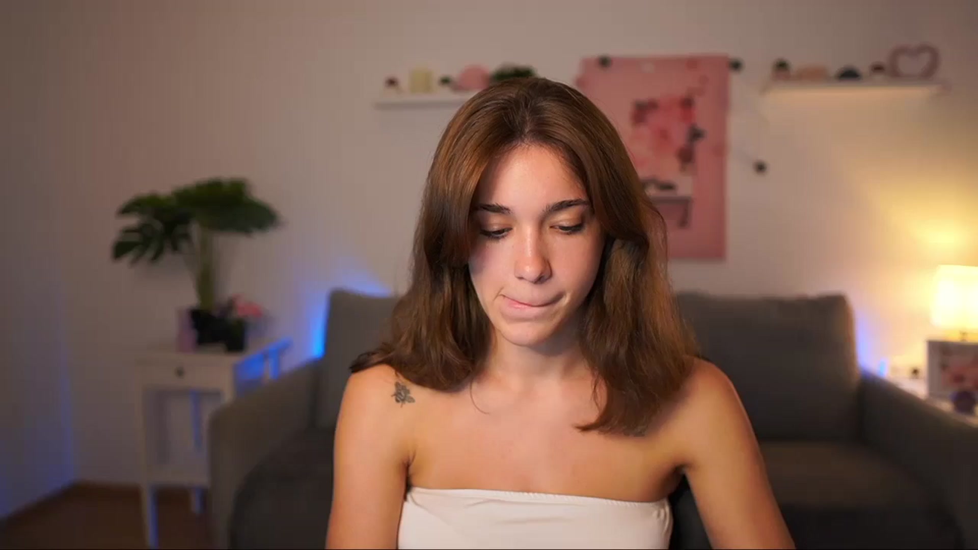 Gallery image thumbnail from Kissiecat's myfreecams stream on, 08/20/2025, 15:44 image 5 of 20
