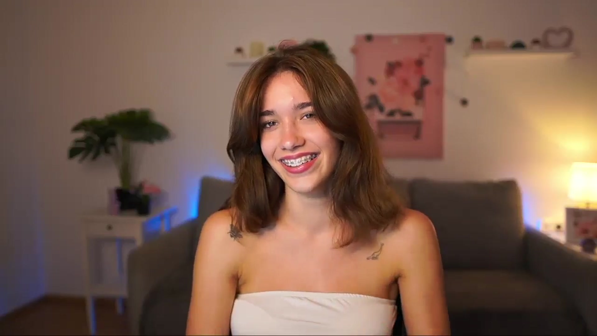 Gallery image thumbnail from Kissiecat's myfreecams stream on, 08/20/2025, 16:49 image 3 of 20