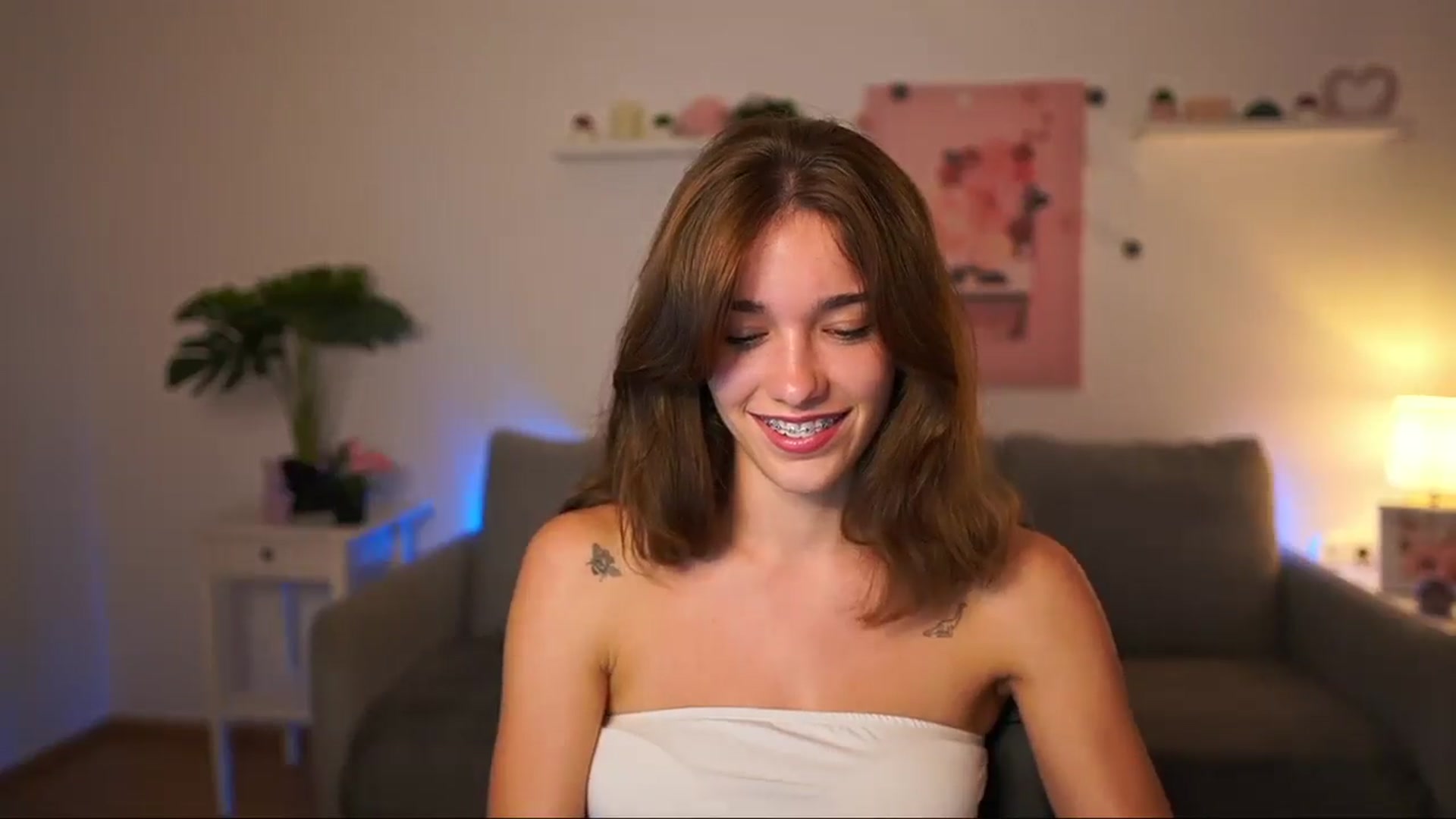 Gallery image thumbnail from Kissiecat's myfreecams stream on, 08/20/2025, 16:49 image 6 of 20