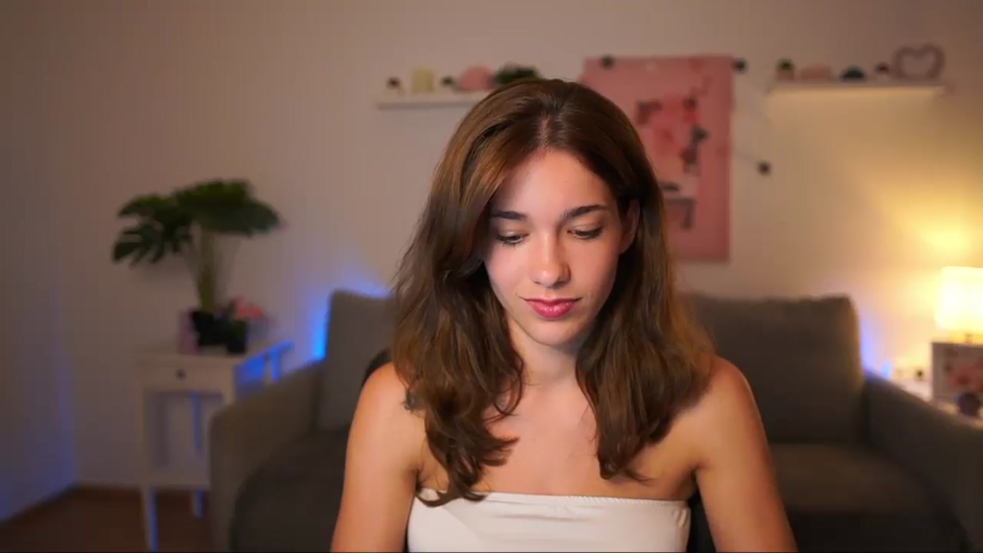 Gallery image thumbnail from Kissiecat's myfreecams stream on, 08/20/2025, 17:56 image 15 of 20