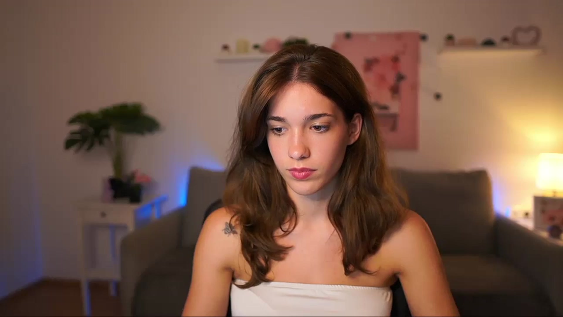 Gallery image thumbnail from Kissiecat's myfreecams stream on, 08/20/2025, 17:56 image 14 of 20