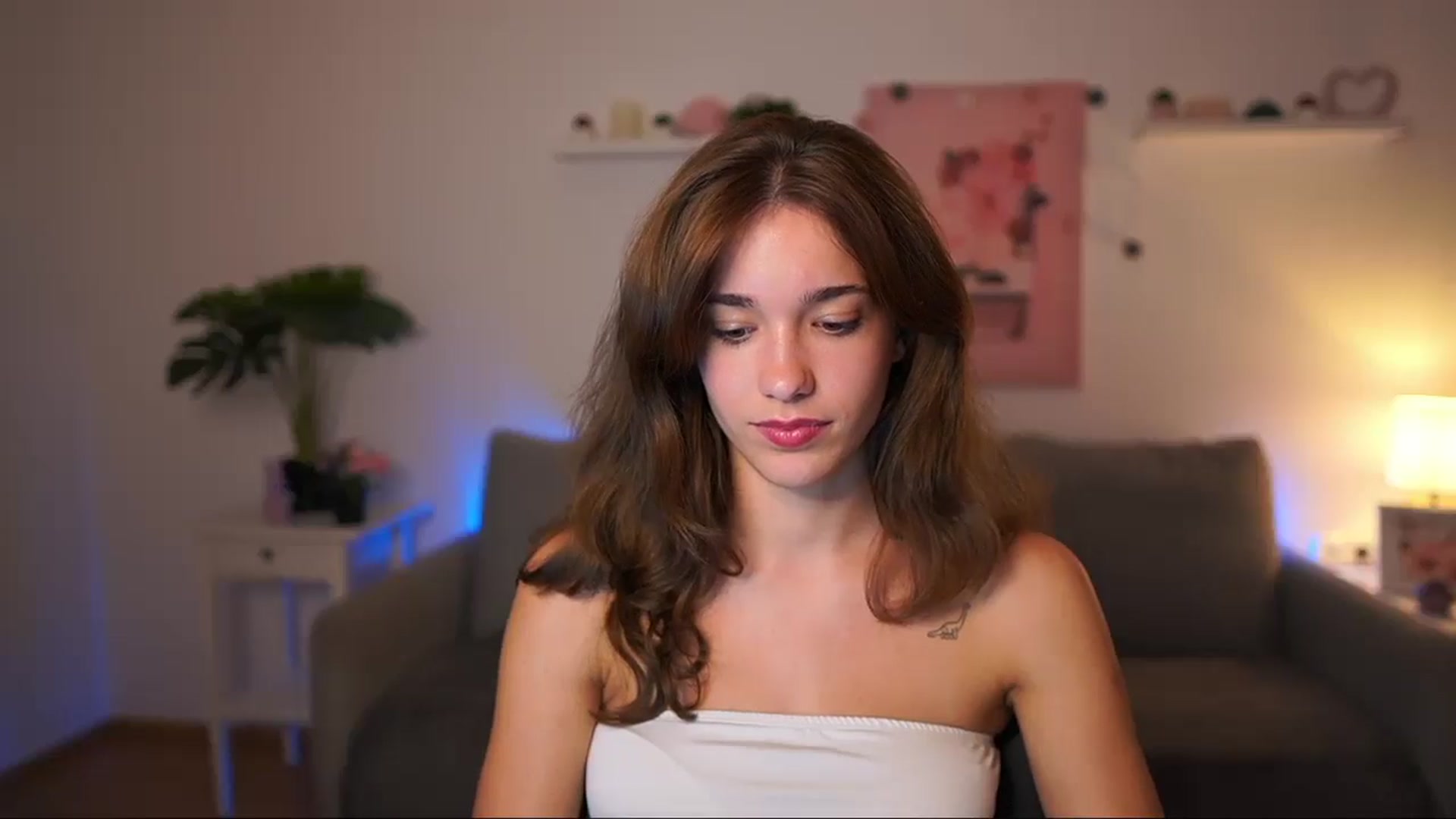 Gallery image thumbnail from Kissiecat's myfreecams stream on, 08/20/2025, 17:56 image 6 of 20
