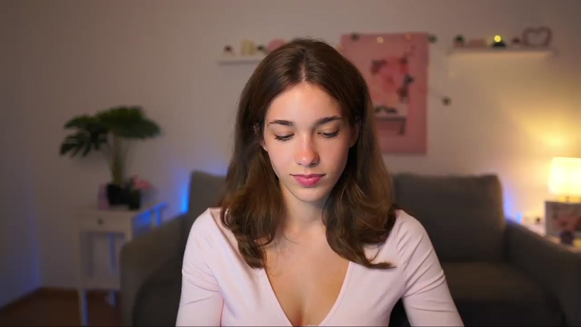 Gallery image thumbnail from Kissiecat's myfreecams stream on, 08/22/2025, 14:19 image 2 of 20