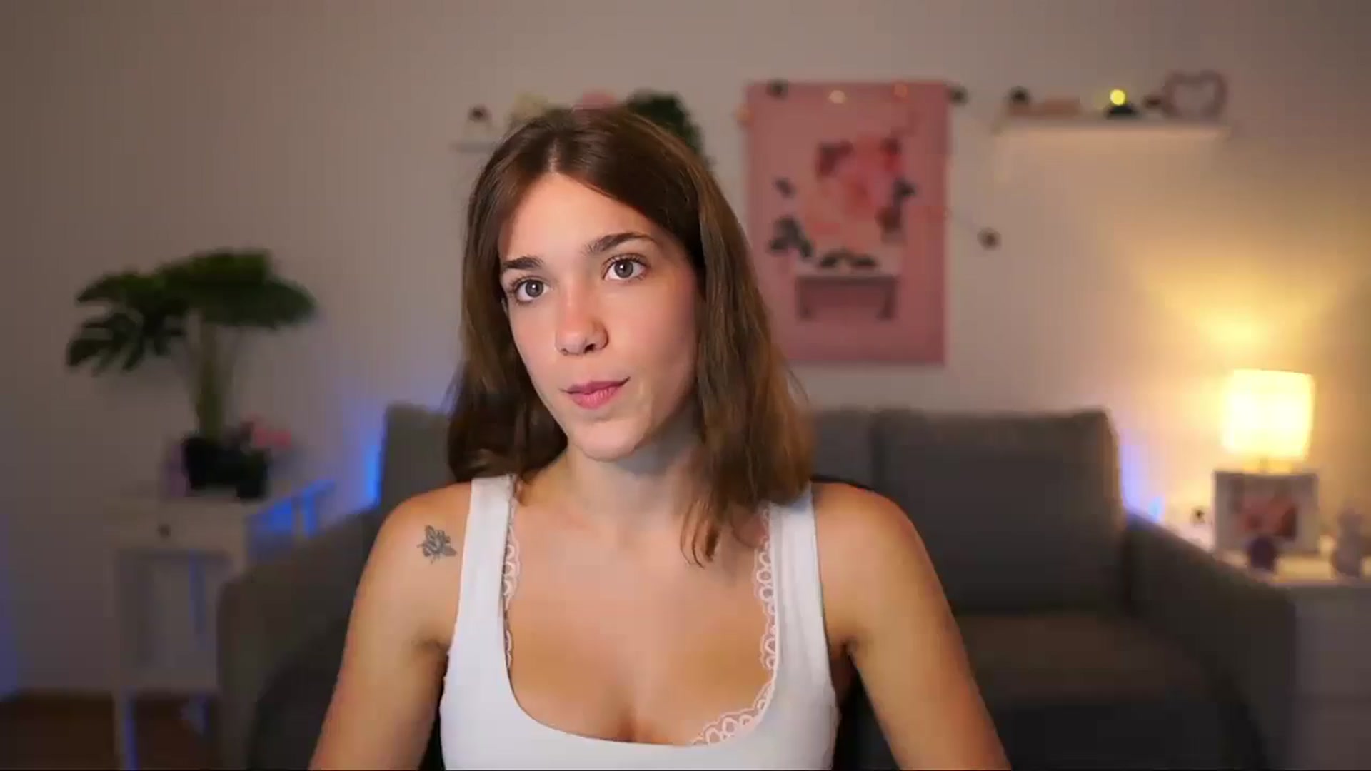 Gallery image thumbnail from Kissiecat's myfreecams stream on, 08/25/2025, 13:45 image 8 of 20