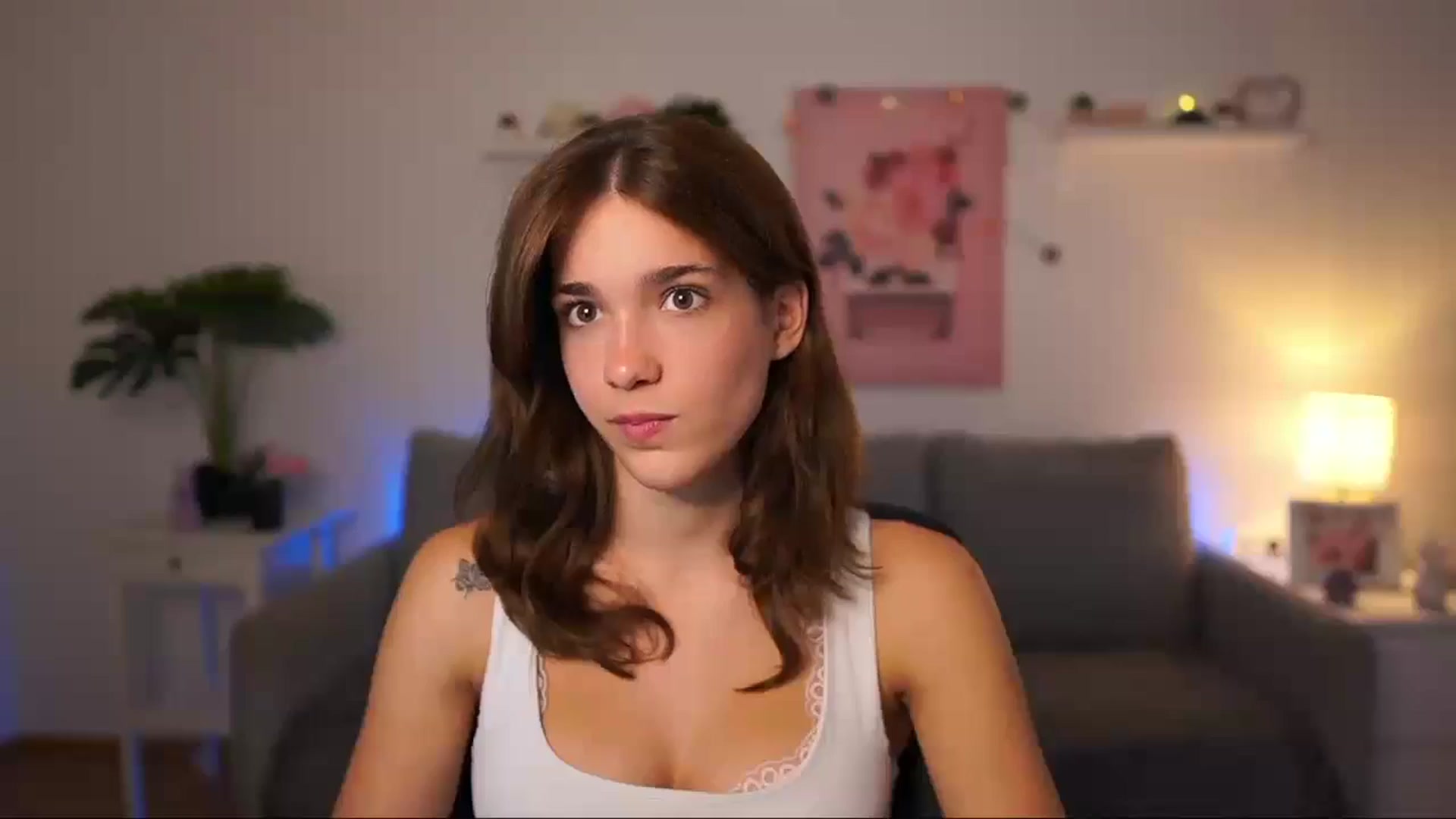 Gallery image thumbnail from Kissiecat's myfreecams stream on, 08/25/2025, 13:45 image 10 of 20
