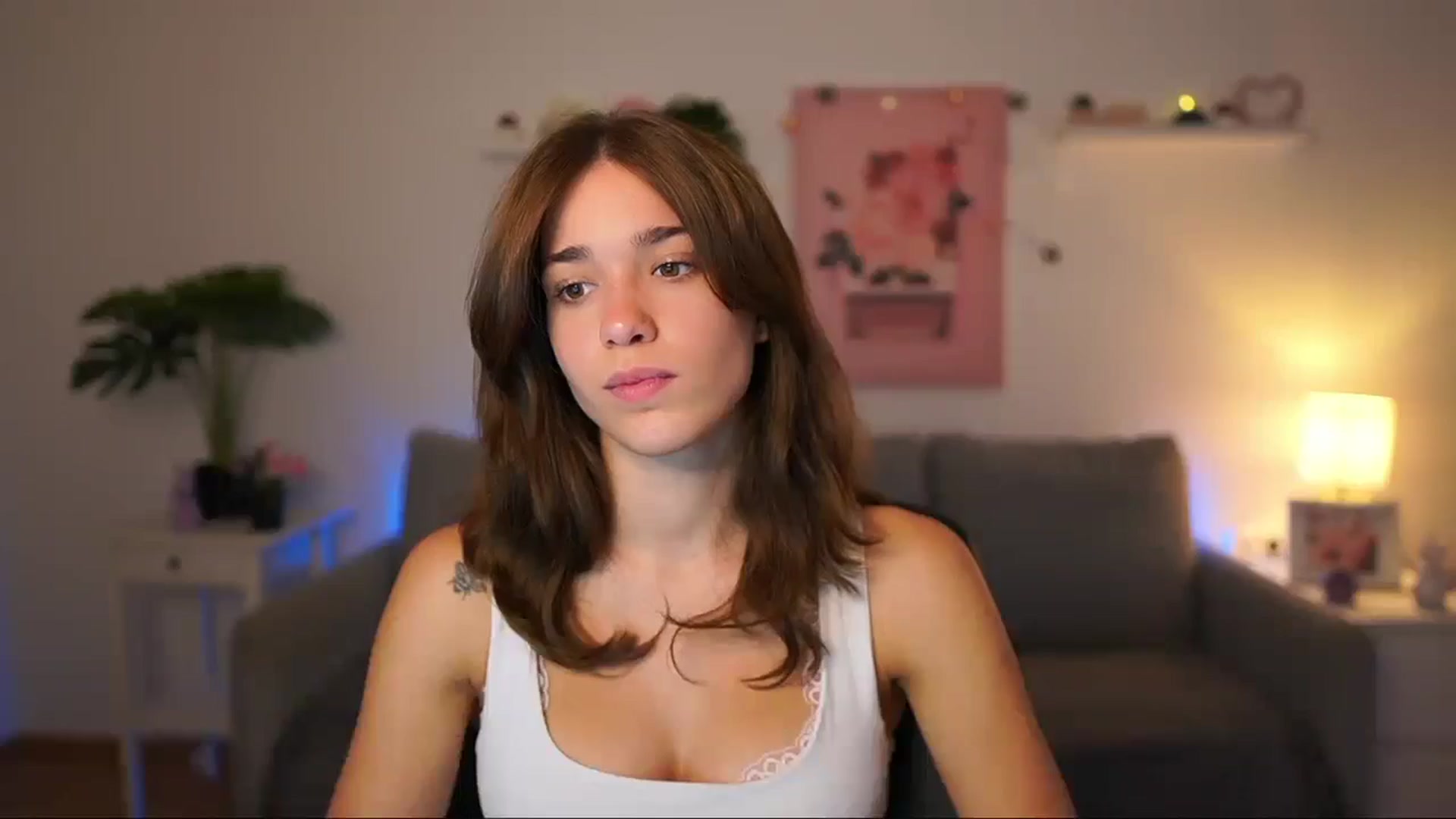 Gallery image thumbnail from Kissiecat's myfreecams stream on, 08/25/2025, 13:45 image 16 of 20