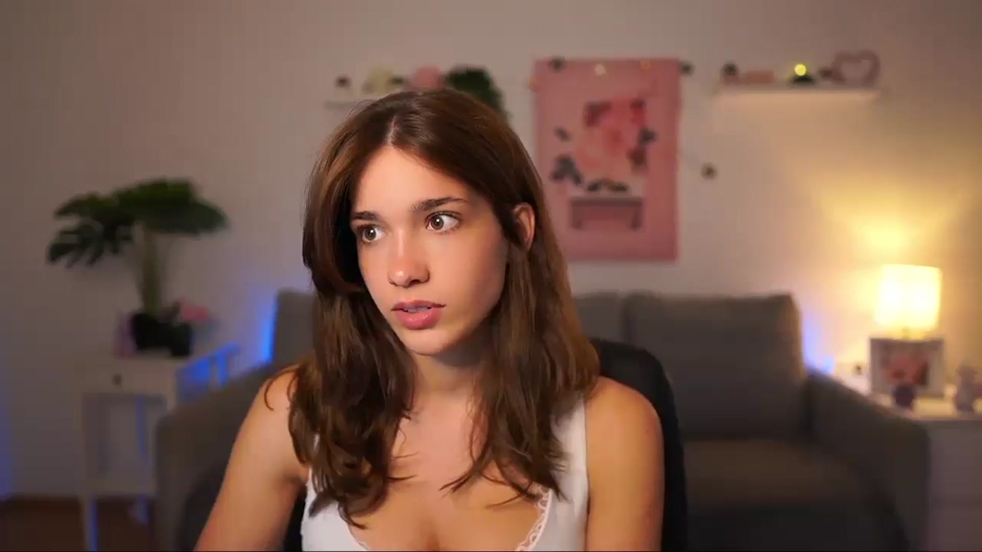 Gallery image thumbnail from Kissiecat's myfreecams stream on, 08/25/2025, 15:27 image 20 of 20