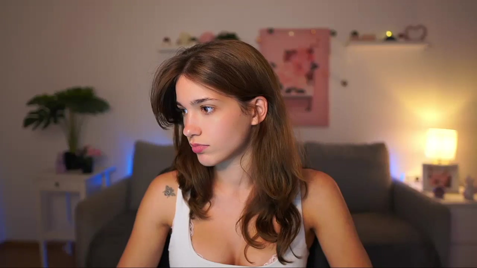 Gallery image thumbnail from Kissiecat's myfreecams stream on, 08/25/2025, 15:27 image 3 of 20