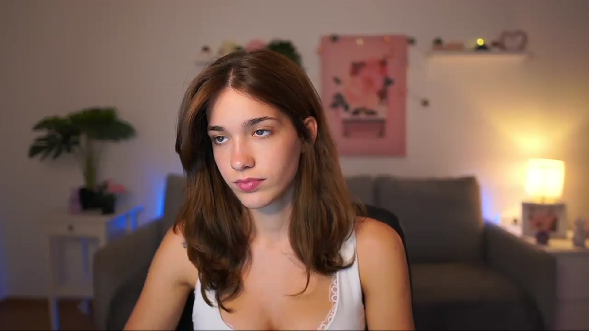 Gallery image thumbnail from Kissiecat's myfreecams stream on, 08/25/2025, 15:27 image 14 of 20