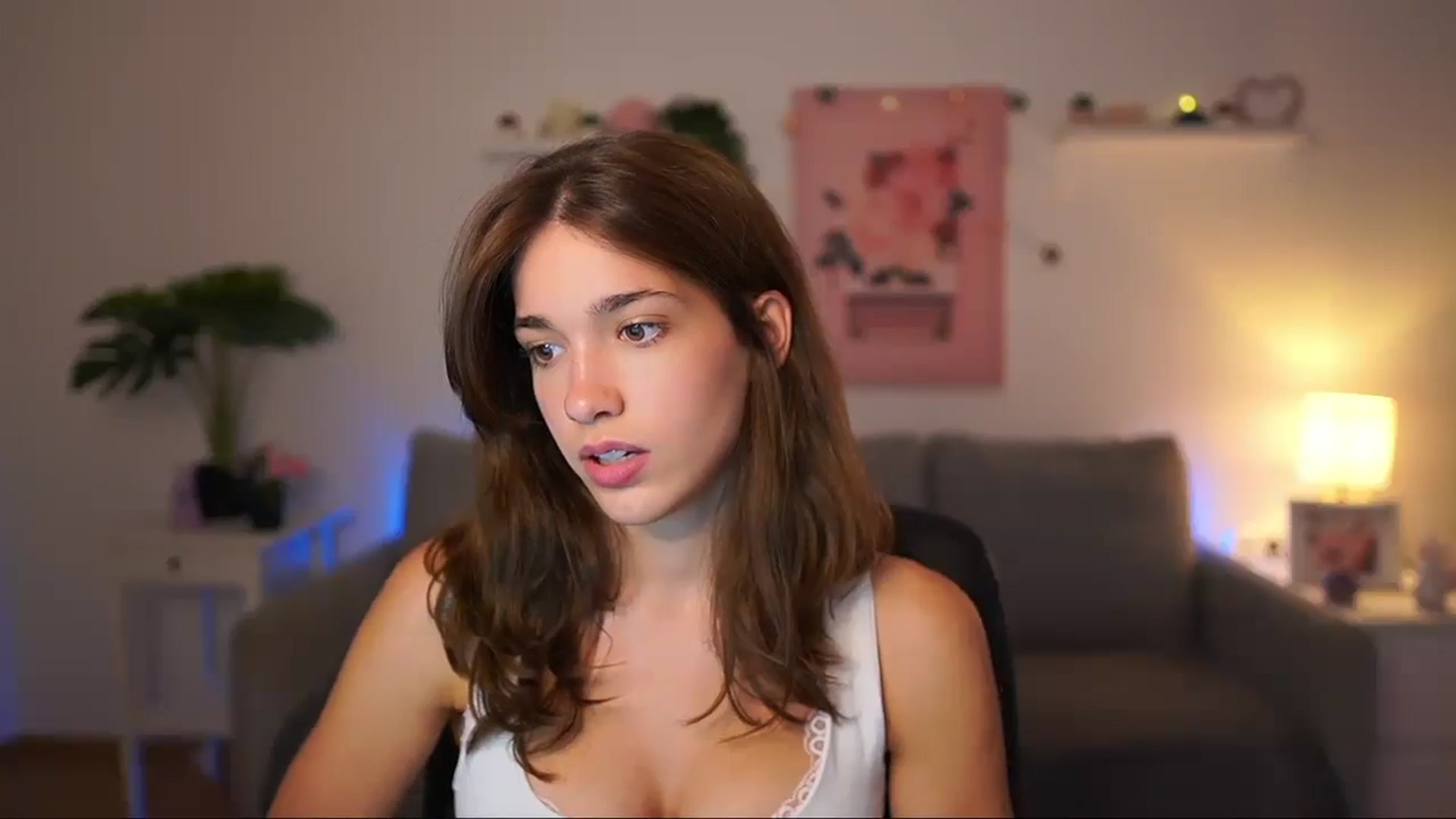 Gallery image thumbnail from Kissiecat's myfreecams stream on, 08/25/2025, 15:27 image 18 of 20