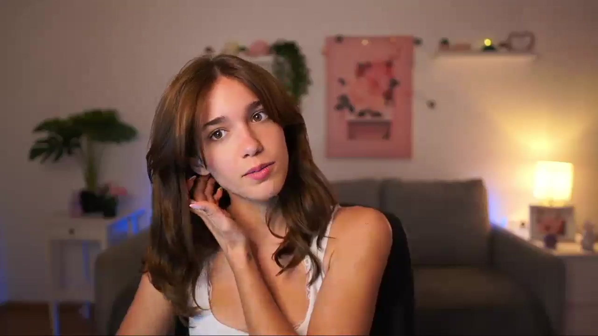 Gallery image thumbnail from Kissiecat's myfreecams stream on, 08/25/2025, 16:02 image 14 of 20