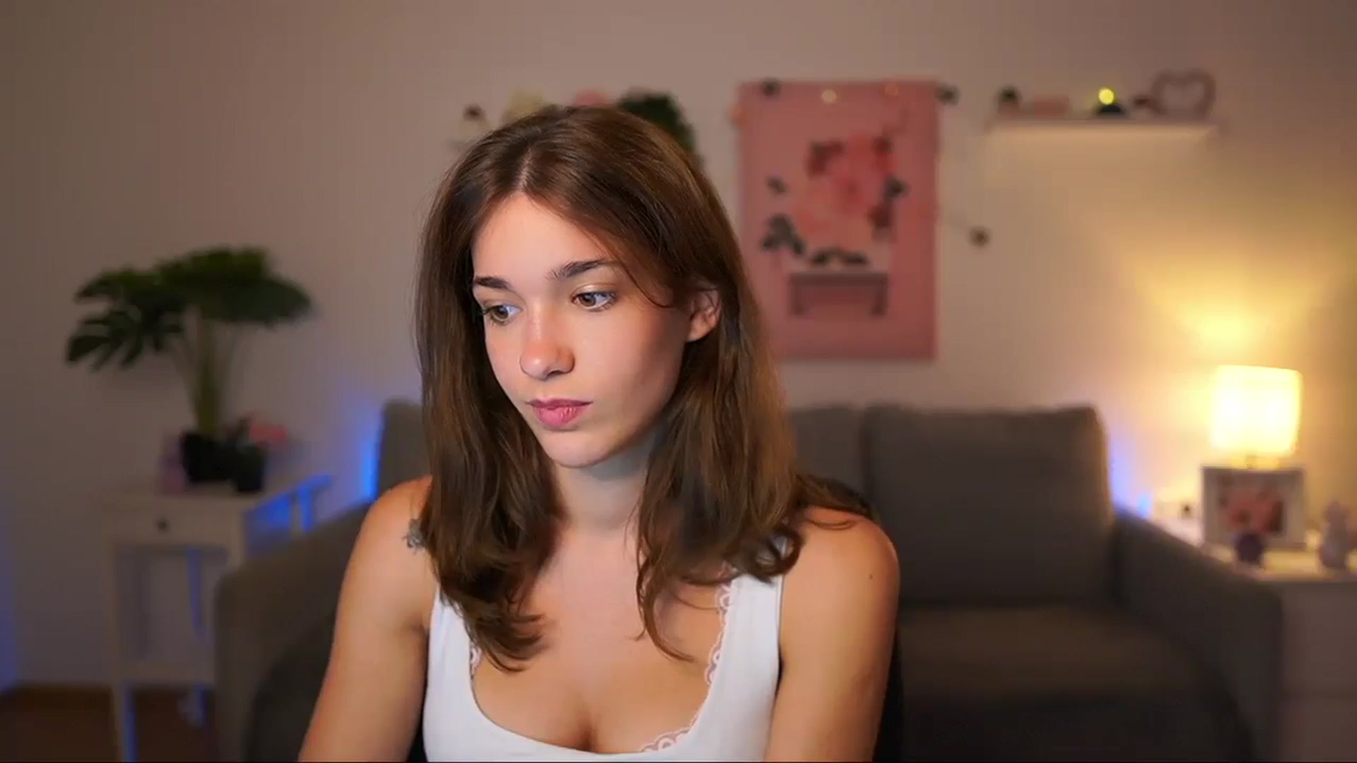 Gallery image thumbnail from Kissiecat's myfreecams stream on, 08/25/2025, 16:18 image 17 of 20