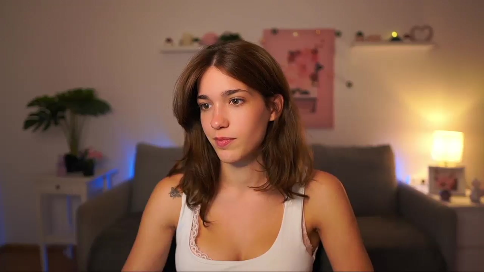 Gallery image thumbnail from Kissiecat's myfreecams stream on, 08/25/2025, 17:03 image 6 of 20