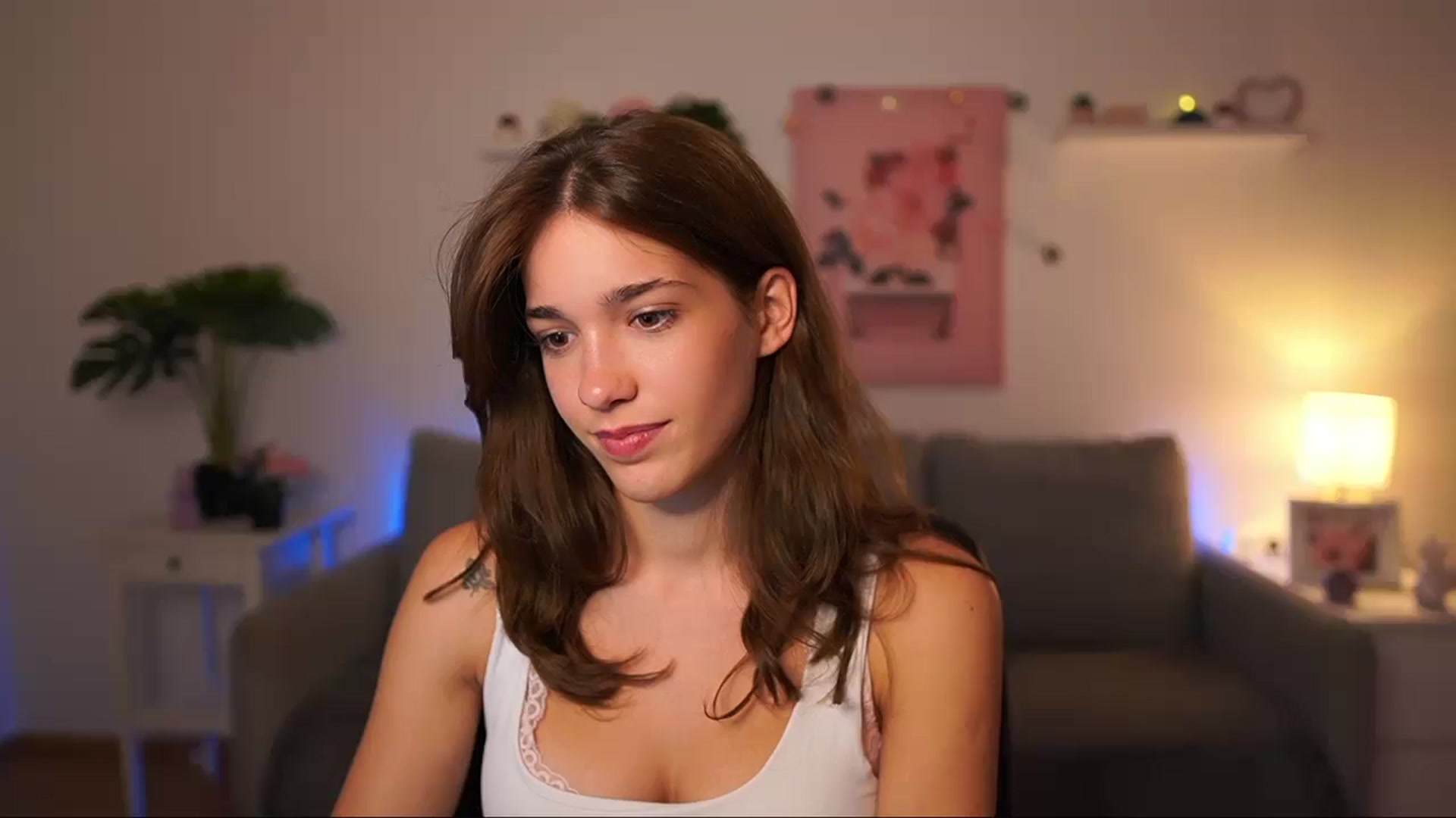 Gallery image thumbnail from Kissiecat's myfreecams stream on, 08/25/2025, 17:03 image 15 of 20