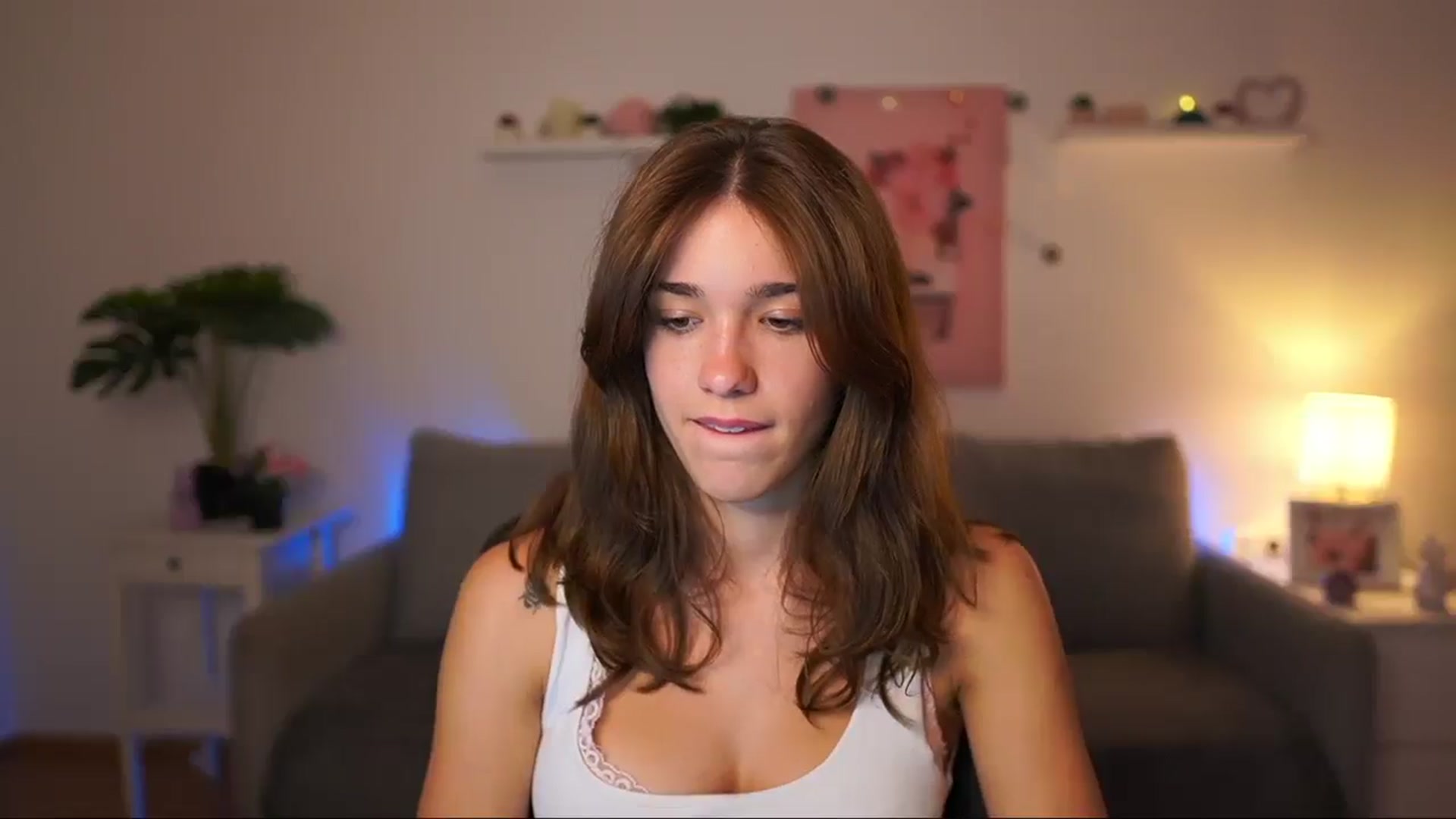 Gallery image thumbnail from Kissiecat's myfreecams stream on, 08/25/2025, 17:03 image 3 of 20