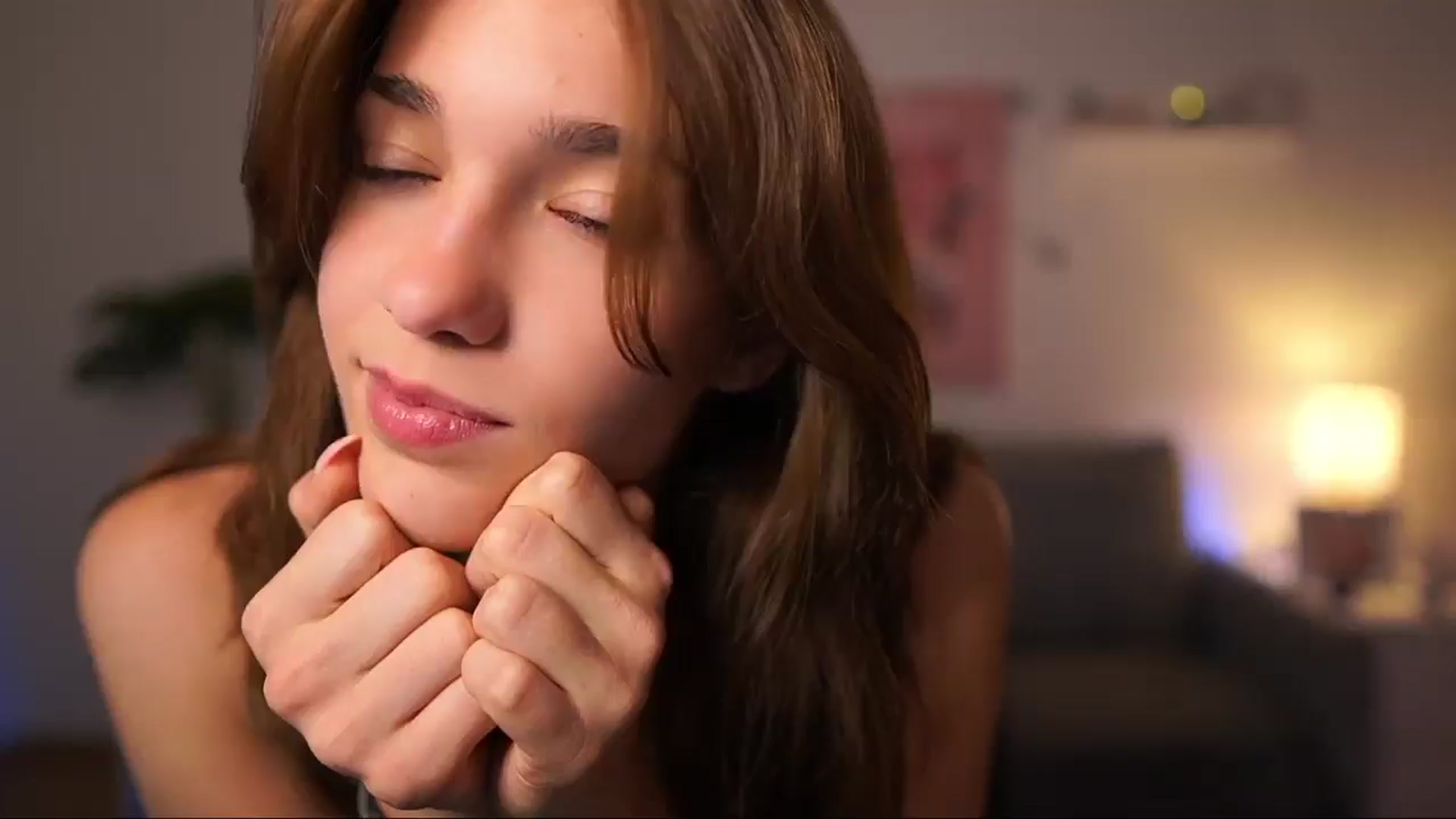 Gallery image thumbnail from Kissiecat's myfreecams stream on, 08/25/2025, 17:03 image 14 of 20