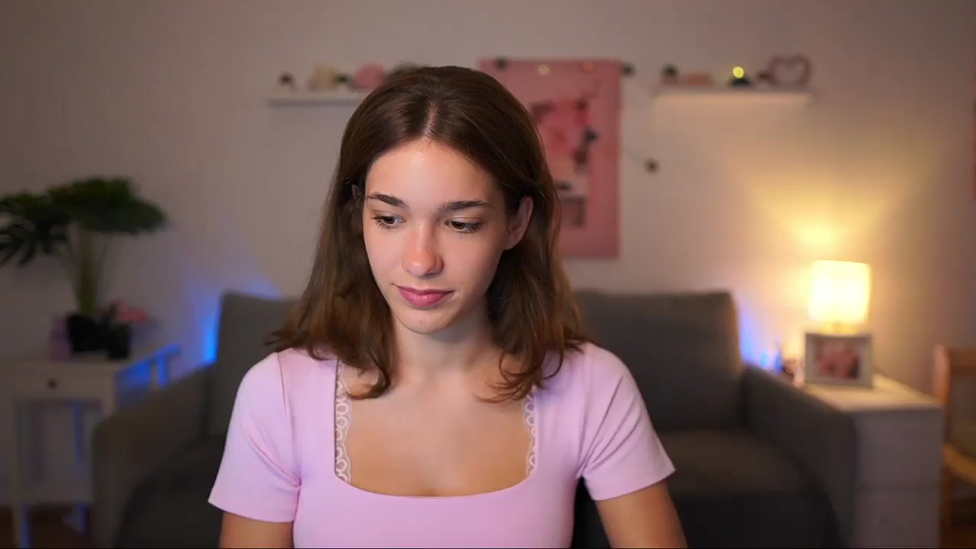 Gallery image thumbnail from Kissiecat's myfreecams stream on, 08/27/2025, 15:09 image 14 of 20