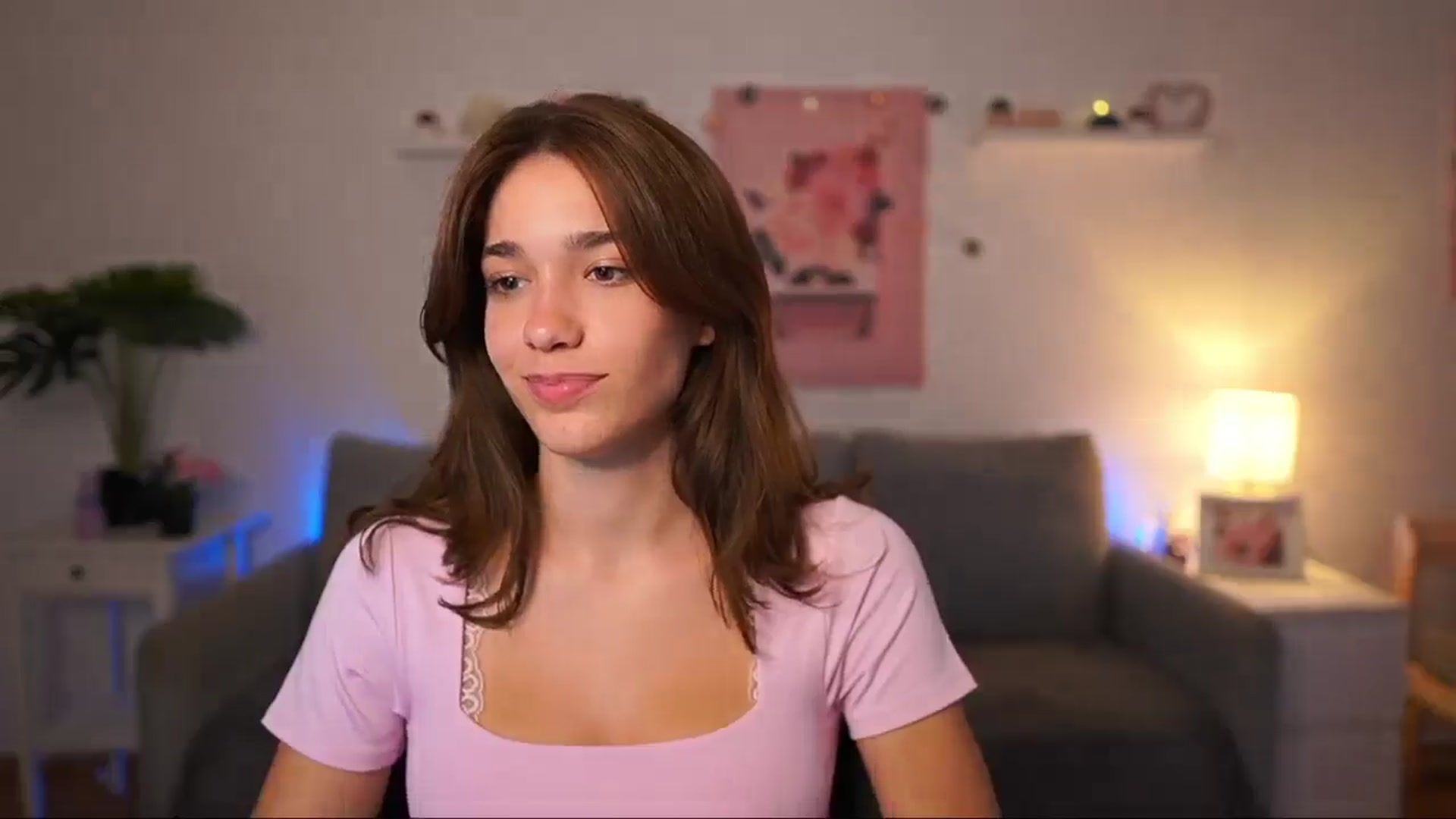 Gallery image thumbnail from Kissiecat's myfreecams stream on, 08/27/2025, 15:09 image 19 of 20