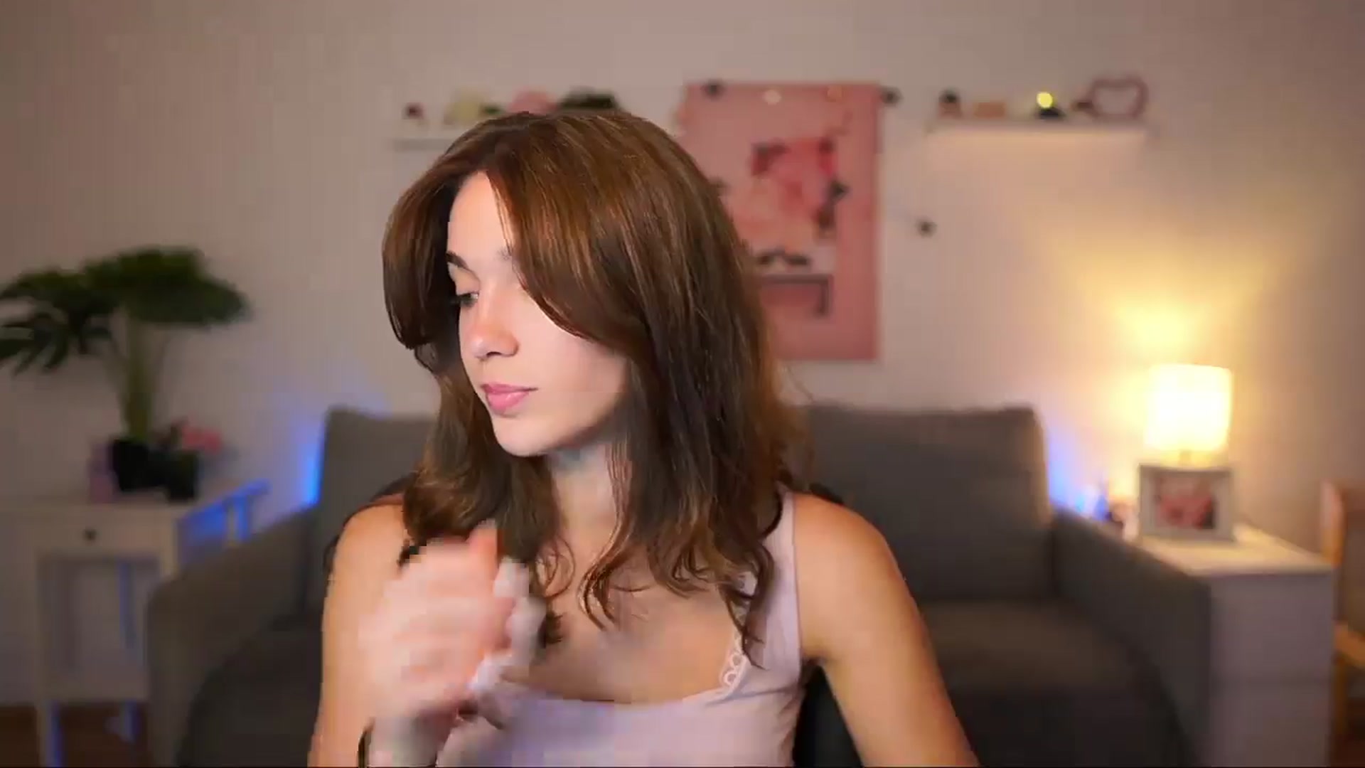 Gallery image thumbnail from Kissiecat's myfreecams stream on, 08/28/2025, 14:25 image 15 of 20