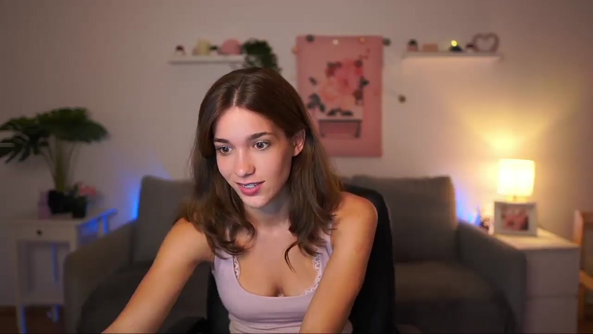 Gallery image thumbnail from Kissiecat's myfreecams stream on, 08/28/2025, 16:48 image 7 of 20