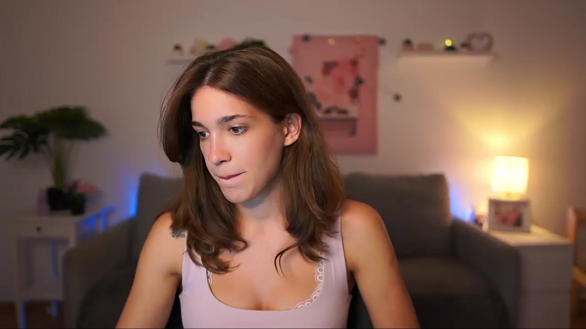 Gallery image thumbnail from Kissiecat's myfreecams stream on, 08/28/2025, 16:48 image 6 of 20