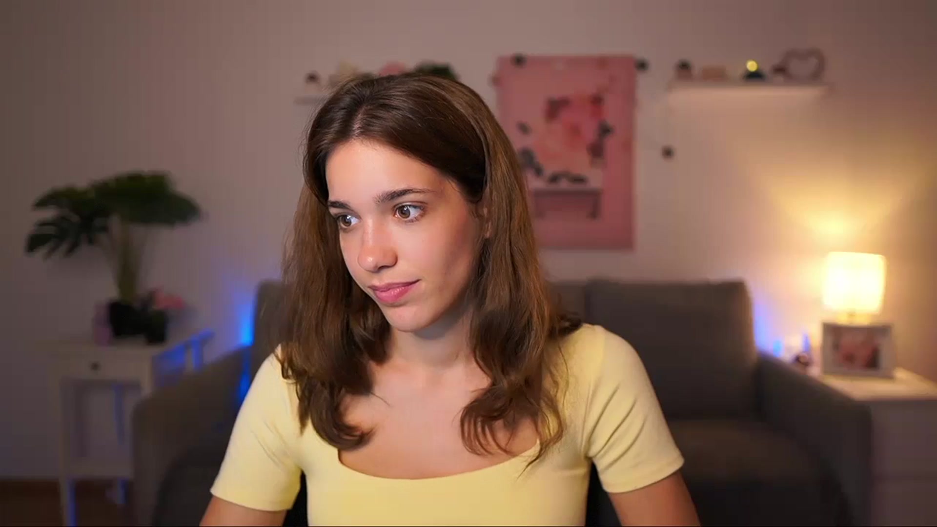 Gallery image thumbnail from Kissiecat's myfreecams stream on, 09/04/2025, 16:27 image 6 of 20