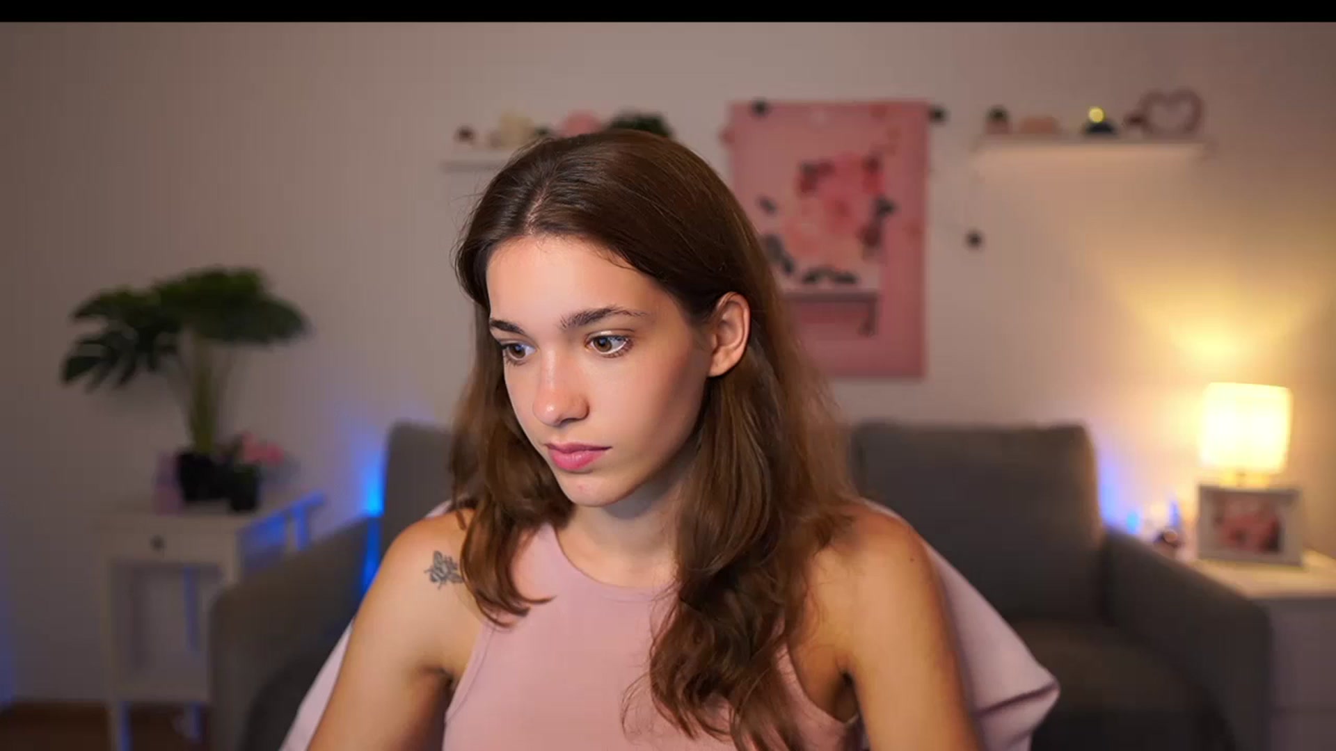 Gallery image thumbnail from Kissiecat's myfreecams stream on, 09/05/2025, 14:31 image 4 of 20
