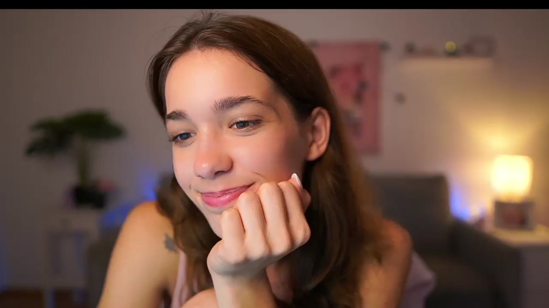 Gallery image thumbnail from Kissiecat's myfreecams stream on, 09/05/2025, 14:31 image 3 of 20