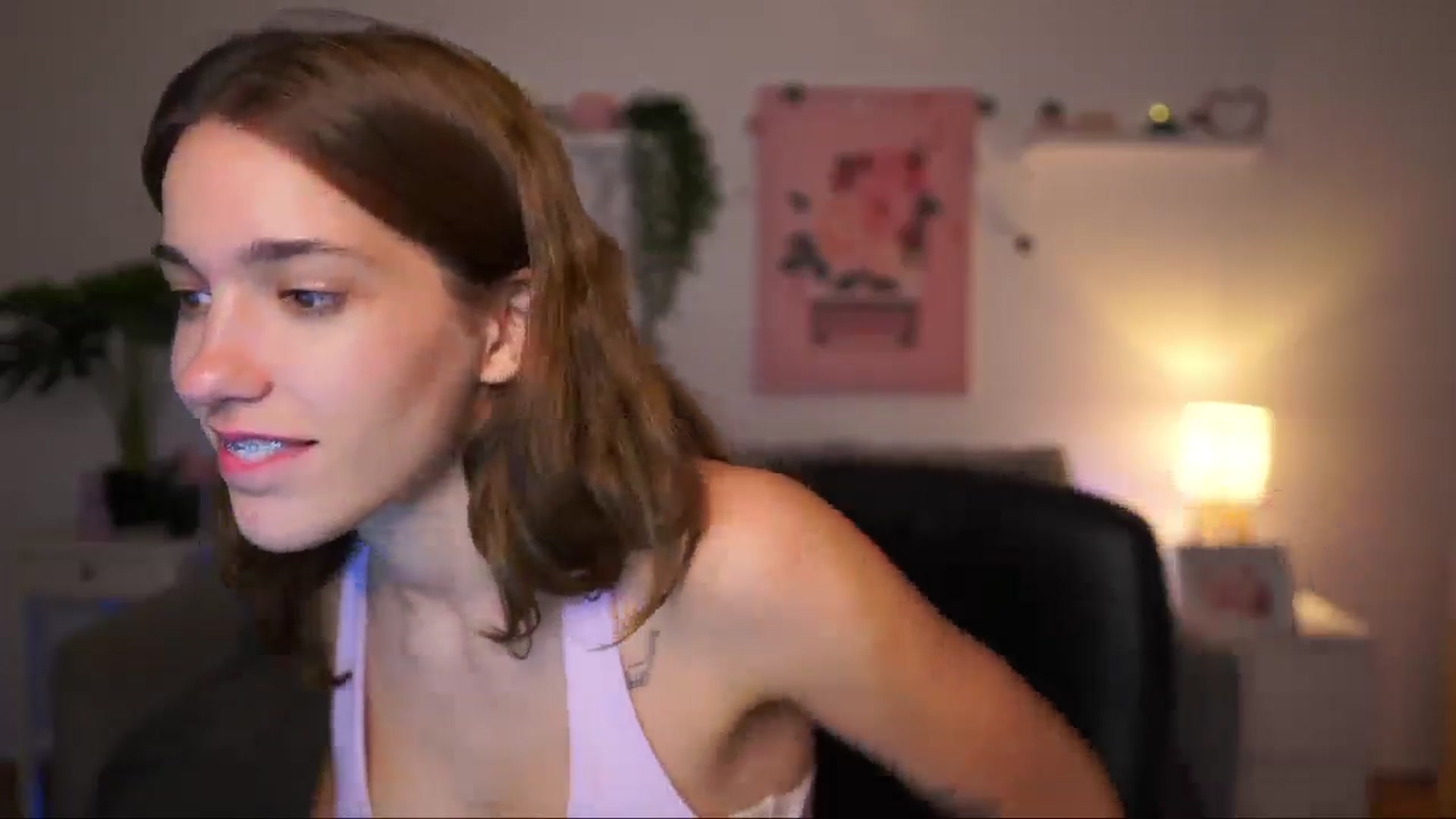 Gallery image thumbnail from Kissiecat's myfreecams stream on, 09/09/2025, 16:06 image 8 of 20