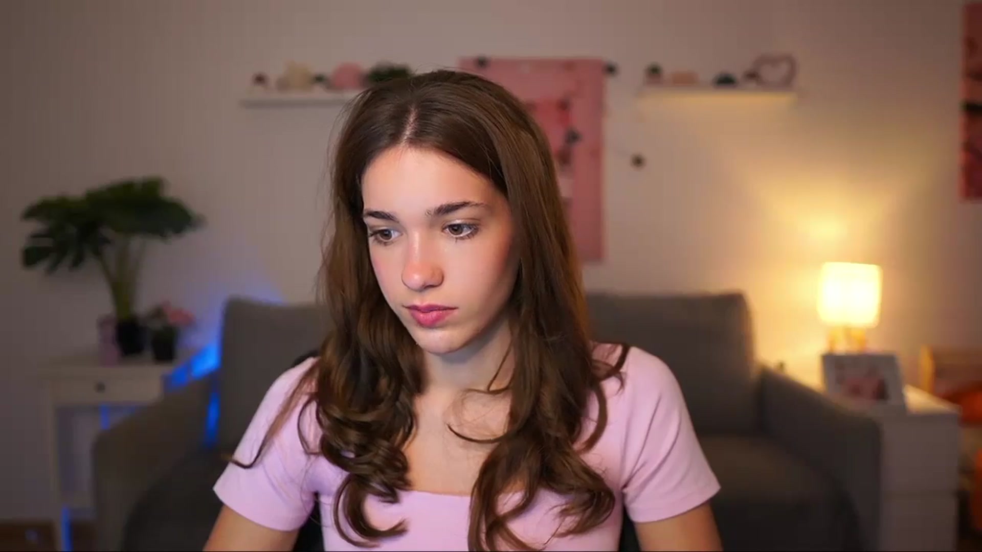 Gallery image thumbnail from Kissiecat's myfreecams stream on, 09/18/2025, 14:07 image 13 of 20