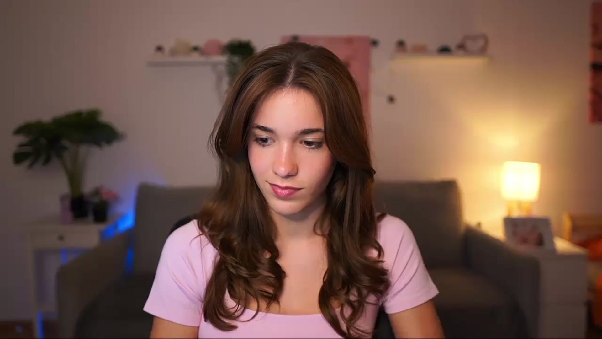 Gallery image thumbnail from Kissiecat's myfreecams stream on, 09/18/2025, 17:14 image 17 of 20