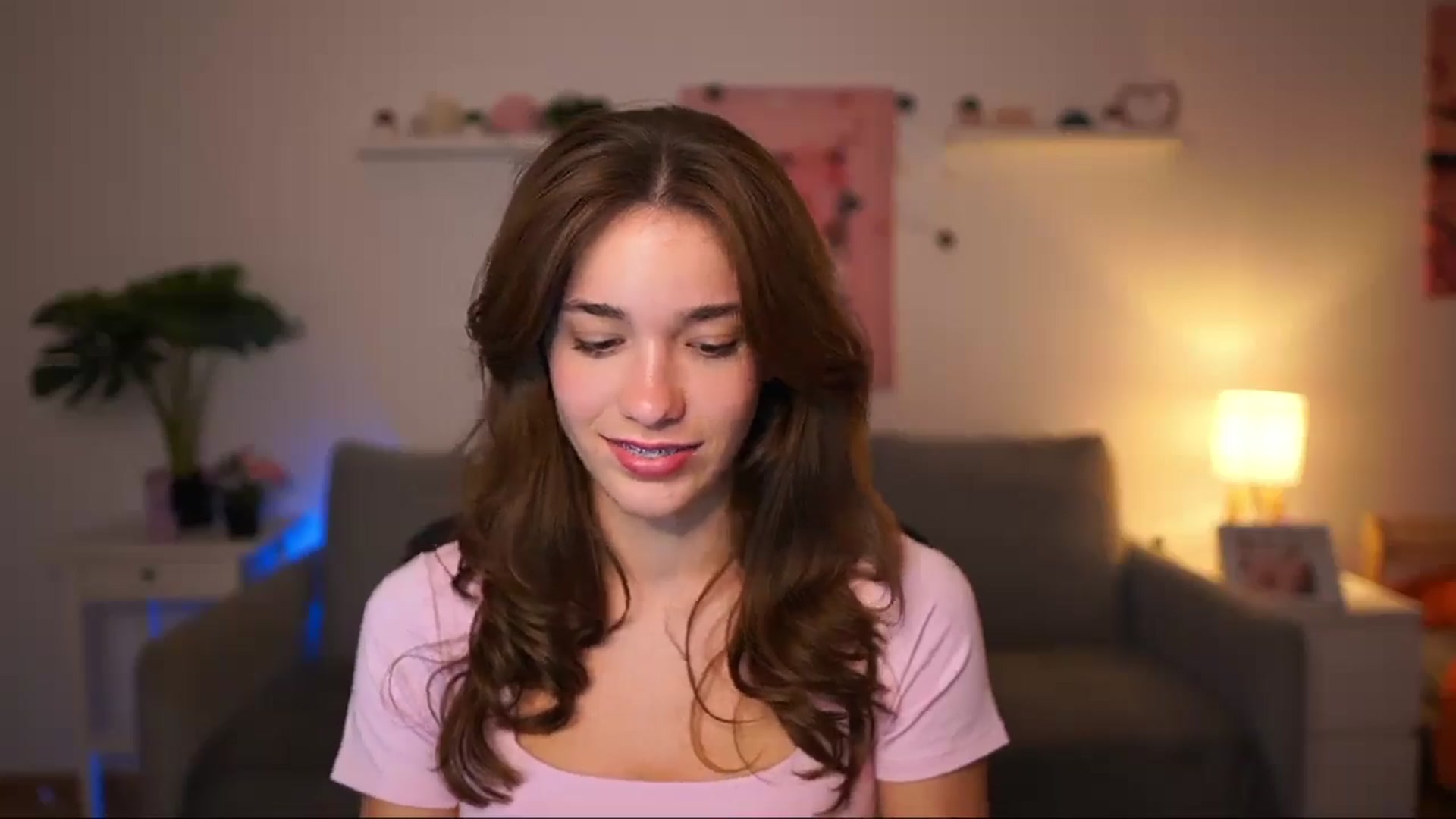 Gallery image thumbnail from Kissiecat's myfreecams stream on, 09/18/2025, 17:14 image 3 of 20