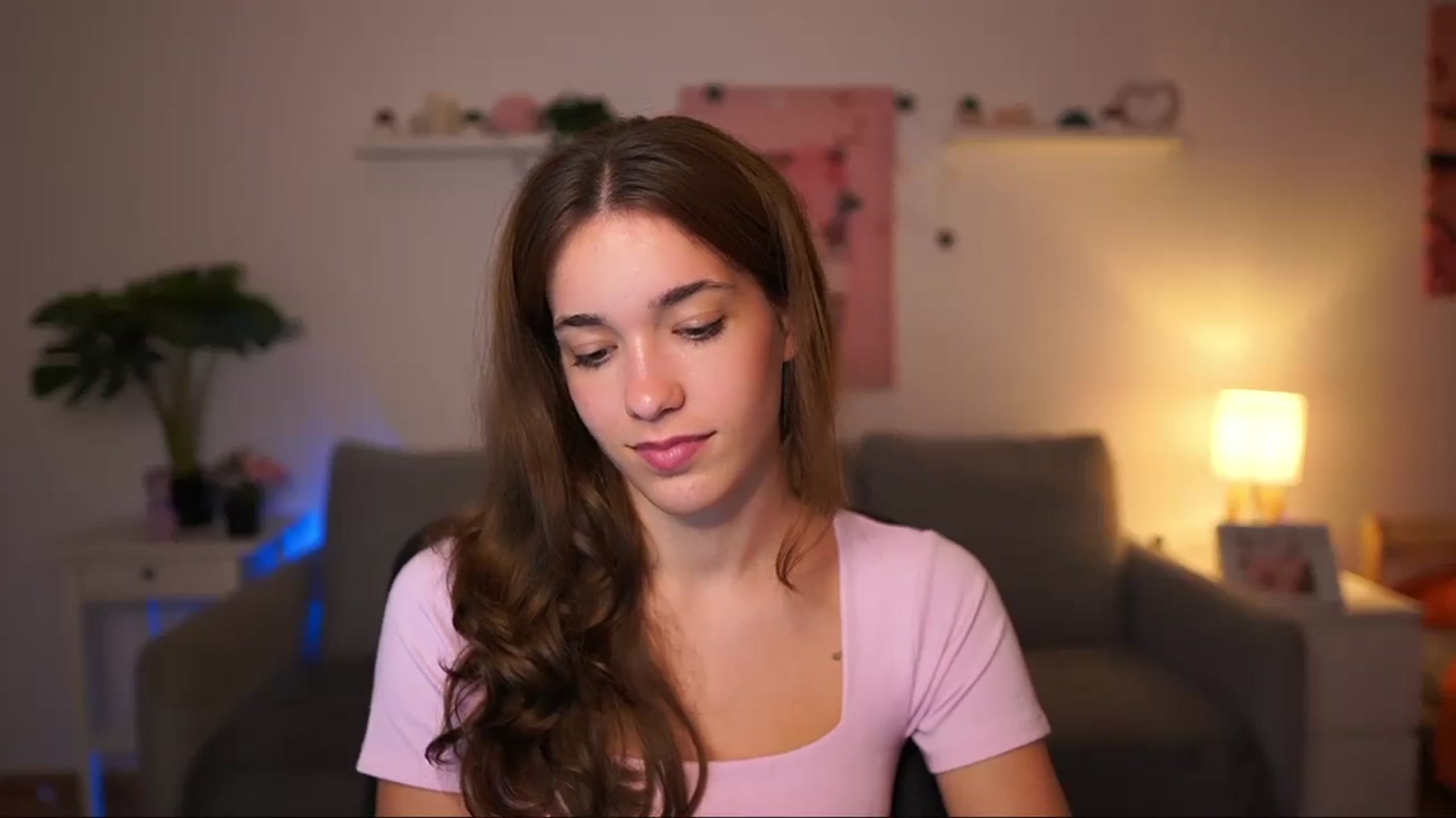 Gallery image thumbnail from Kissiecat's myfreecams stream on, 09/18/2025, 17:33 image 15 of 20