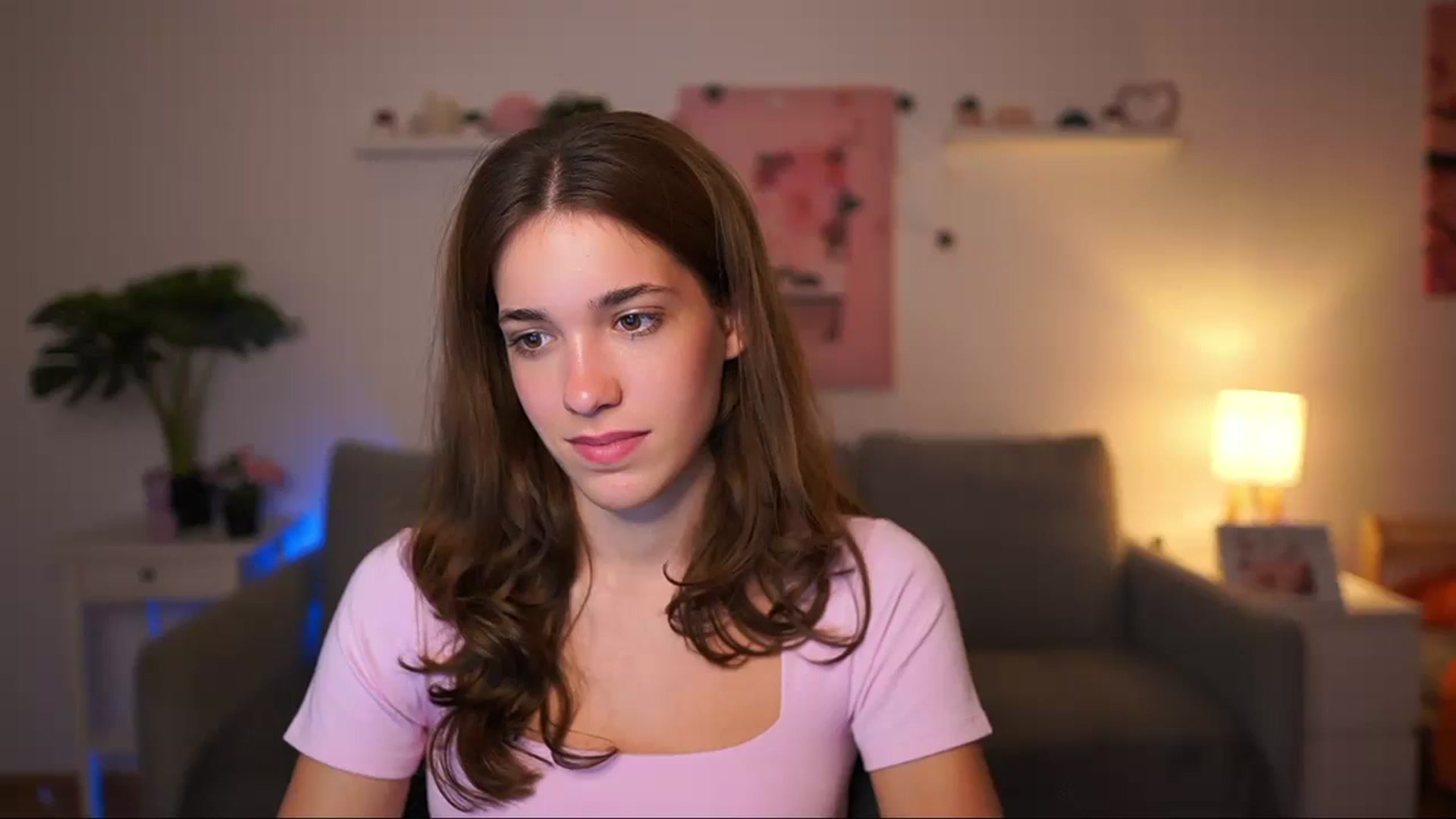 Gallery image thumbnail from Kissiecat's myfreecams stream on, 09/18/2025, 17:33 image 3 of 20