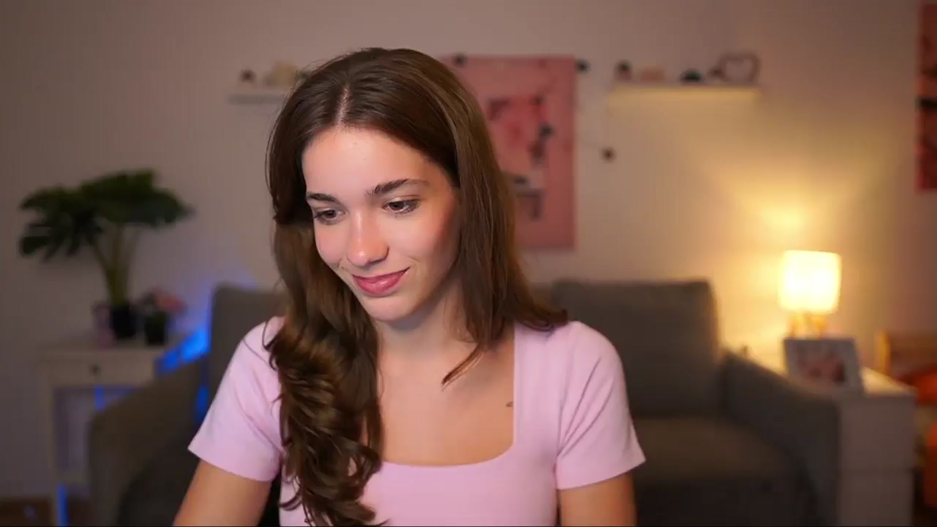 Gallery image thumbnail from Kissiecat's myfreecams stream on, 09/18/2025, 18:01 image 2 of 20