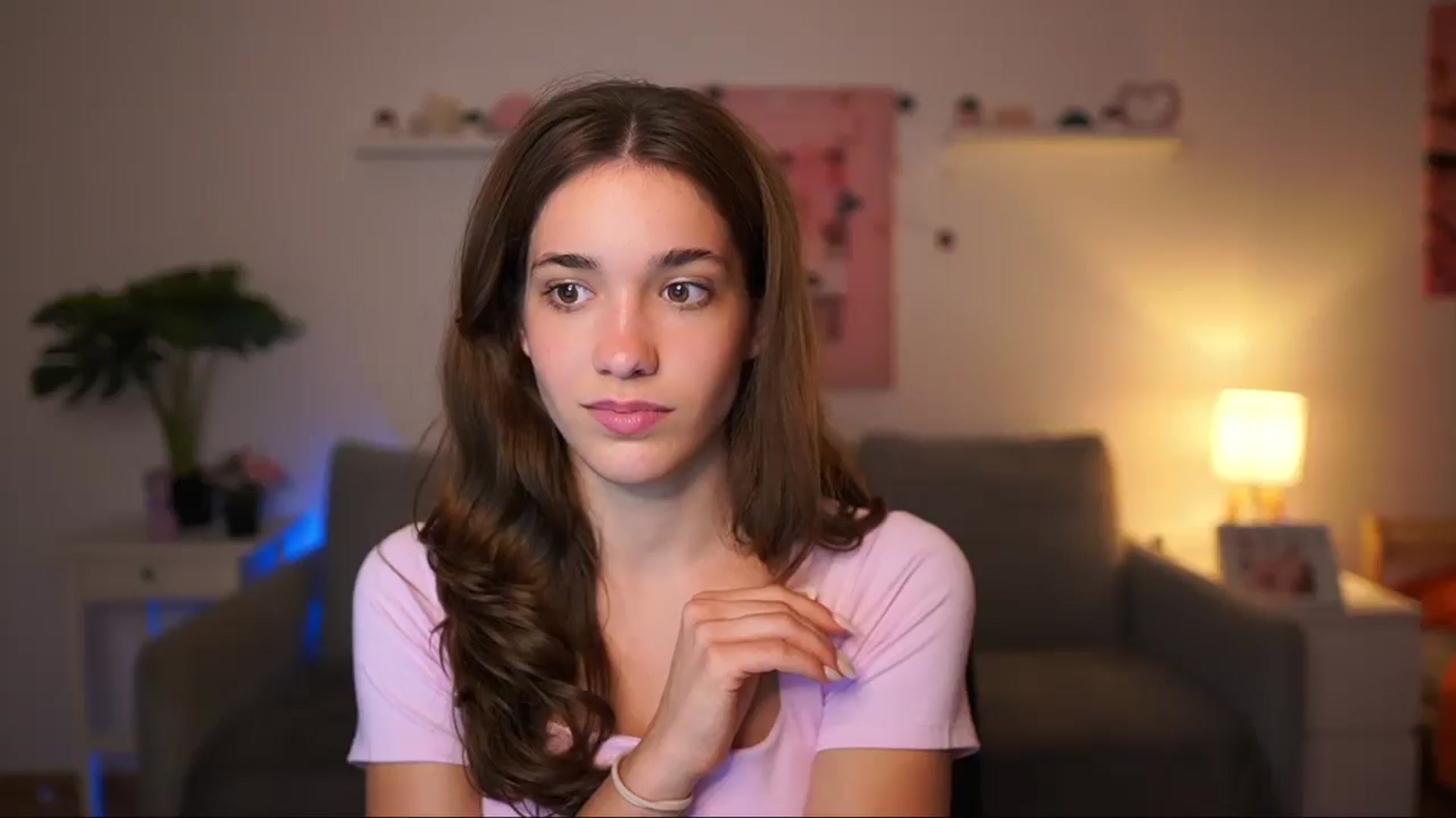 Gallery image thumbnail from Kissiecat's myfreecams stream on, 09/18/2025, 18:01 image 3 of 20