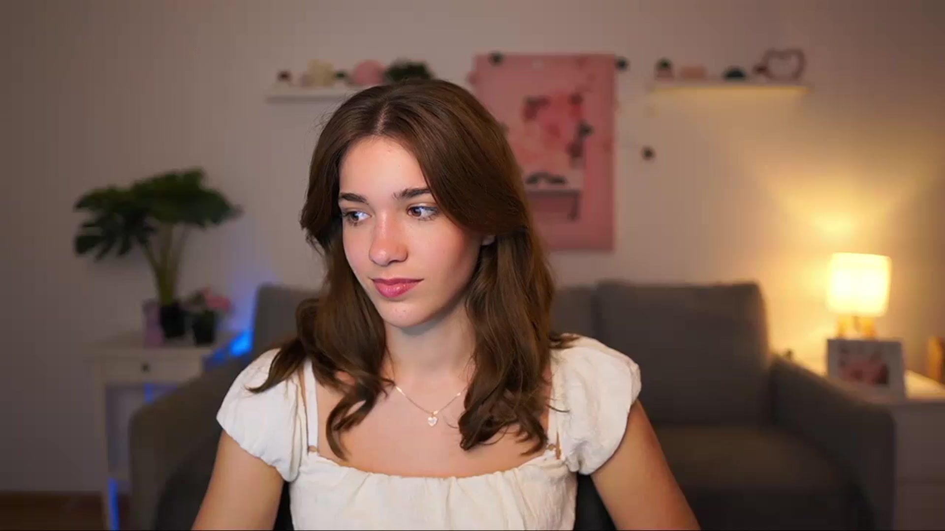Gallery image thumbnail from Kissiecat's myfreecams stream on, 09/19/2025, 13:52 image 2 of 20