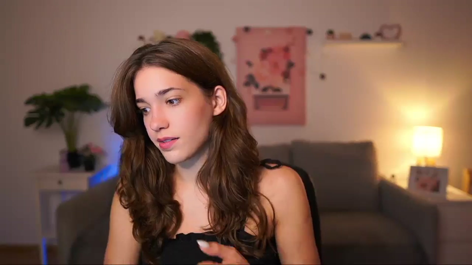 Gallery image thumbnail from Kissiecat's myfreecams stream on, 09/20/2025, 18:24 image 7 of 20