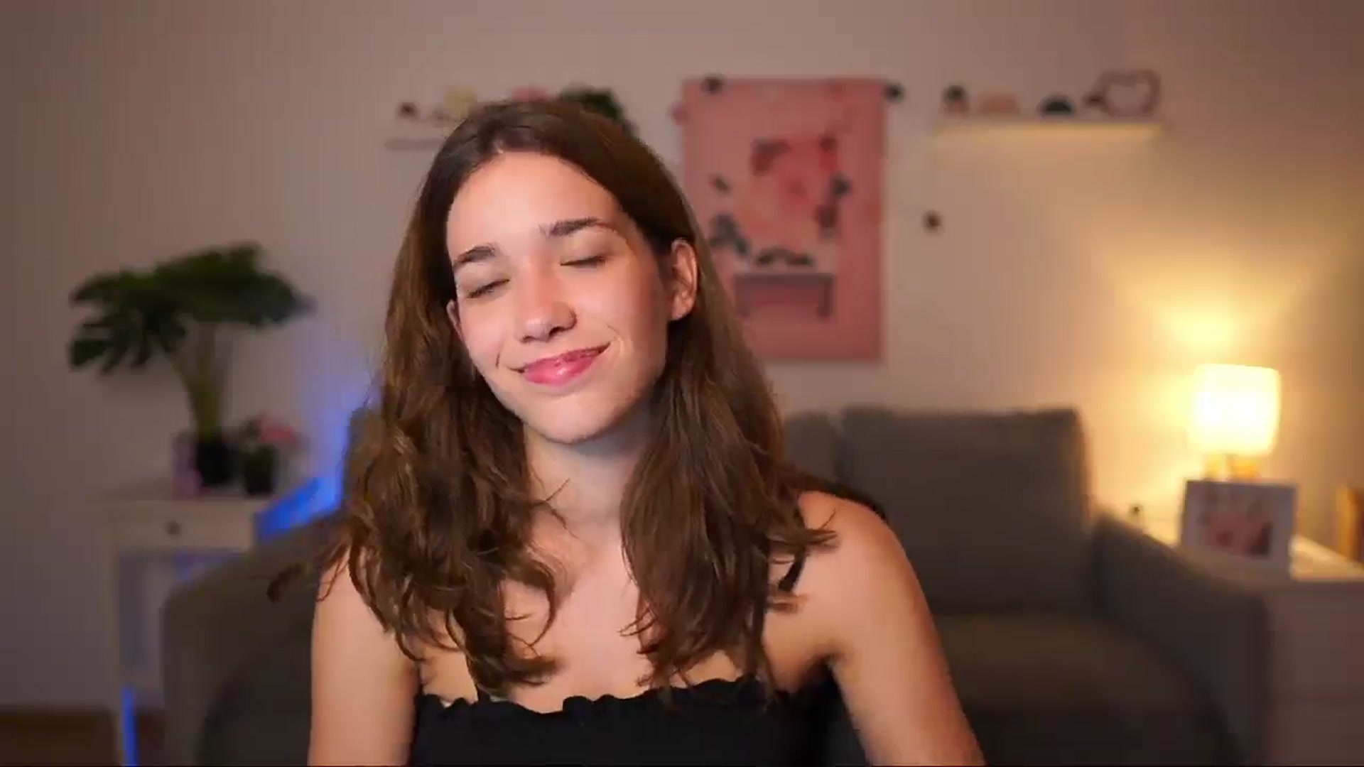 Gallery image thumbnail from Kissiecat's myfreecams stream on, 09/20/2025, 20:02 image 3 of 20