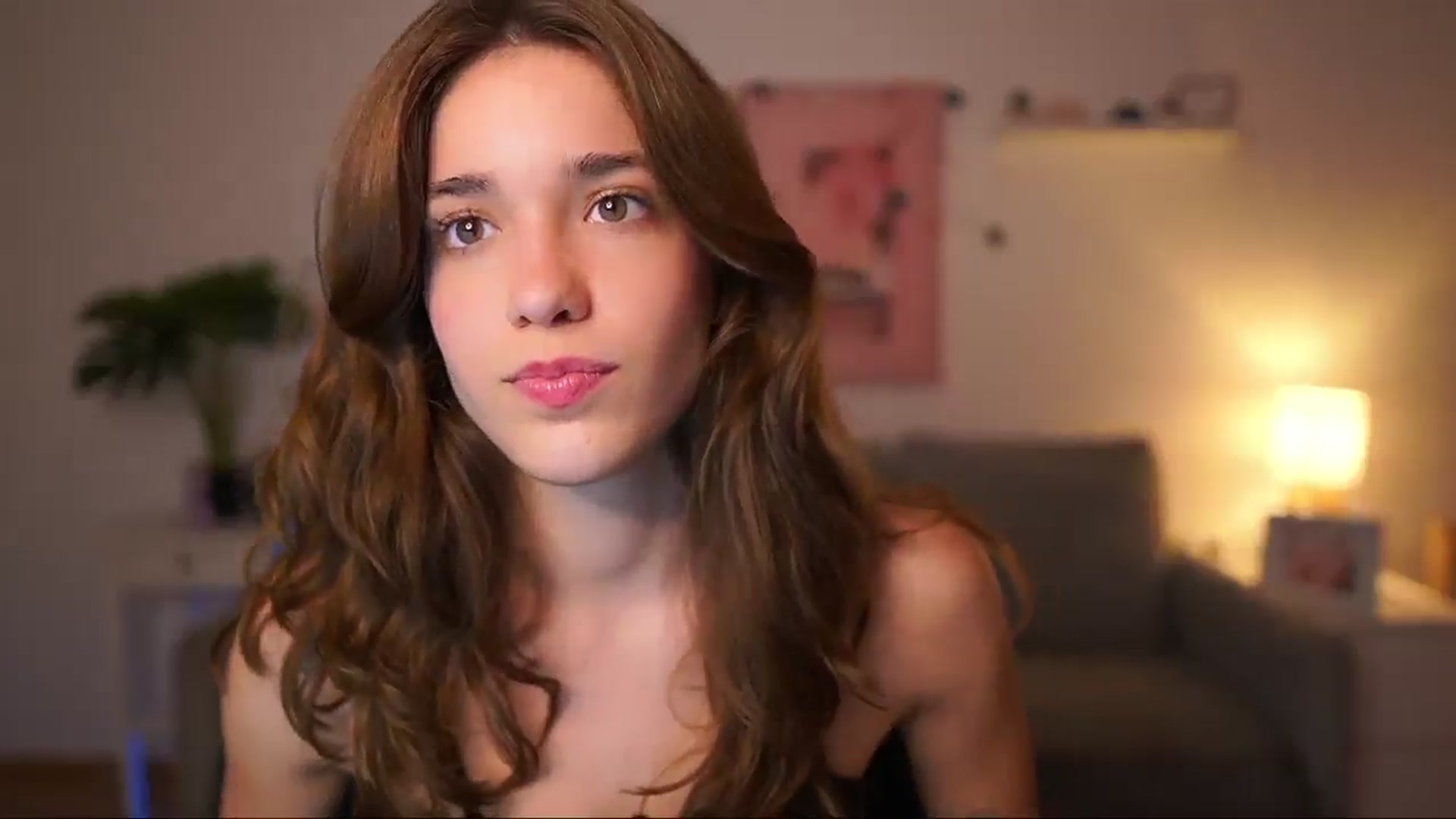 Gallery image thumbnail from Kissiecat's myfreecams stream on, 09/20/2025, 20:02 image 5 of 20