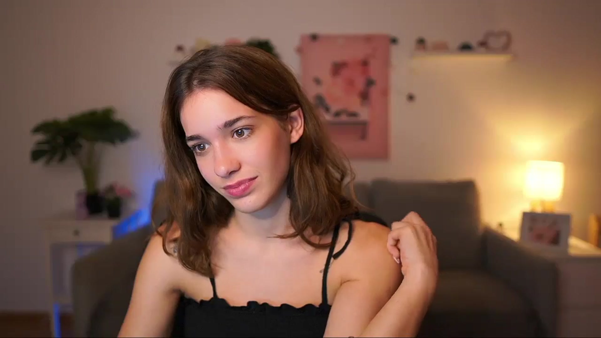 Gallery image thumbnail from Kissiecat's myfreecams stream on, 09/20/2025, 21:08 image 13 of 20