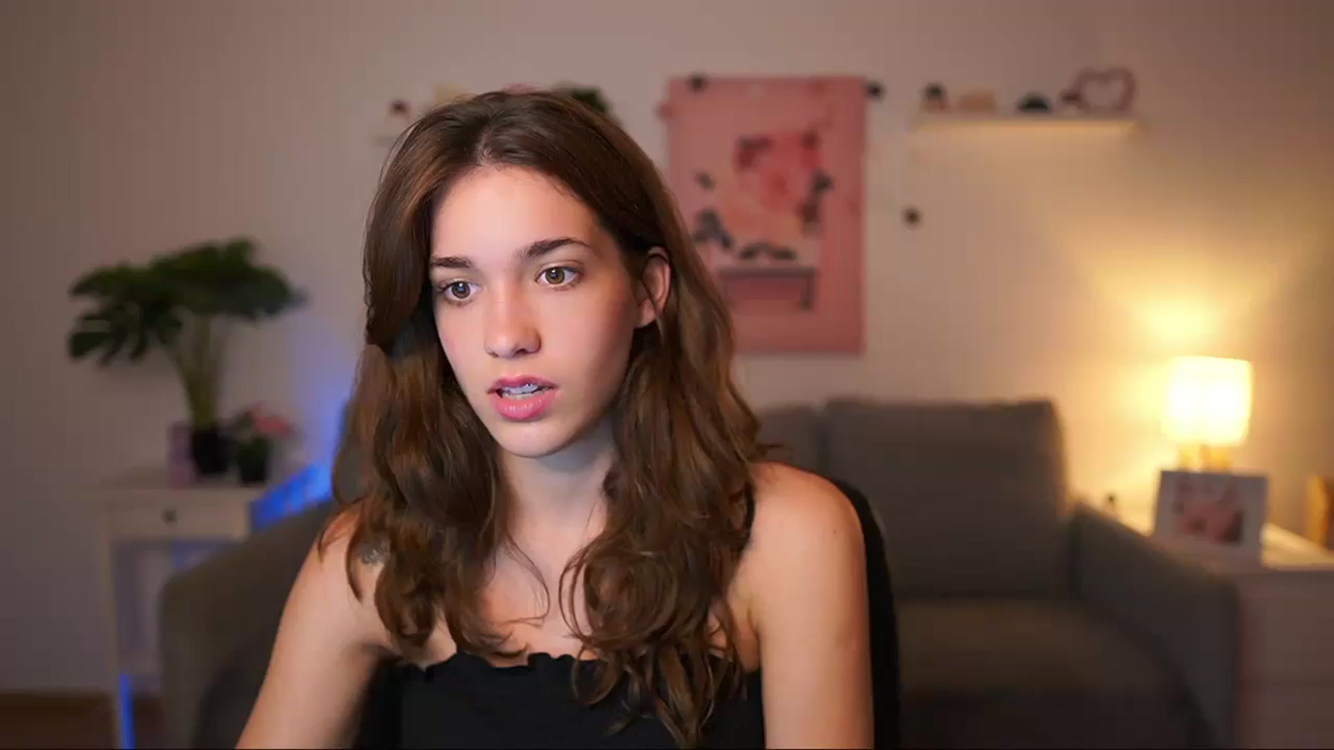 Gallery image thumbnail from Kissiecat's myfreecams stream on, 09/20/2025, 21:08 image 17 of 20