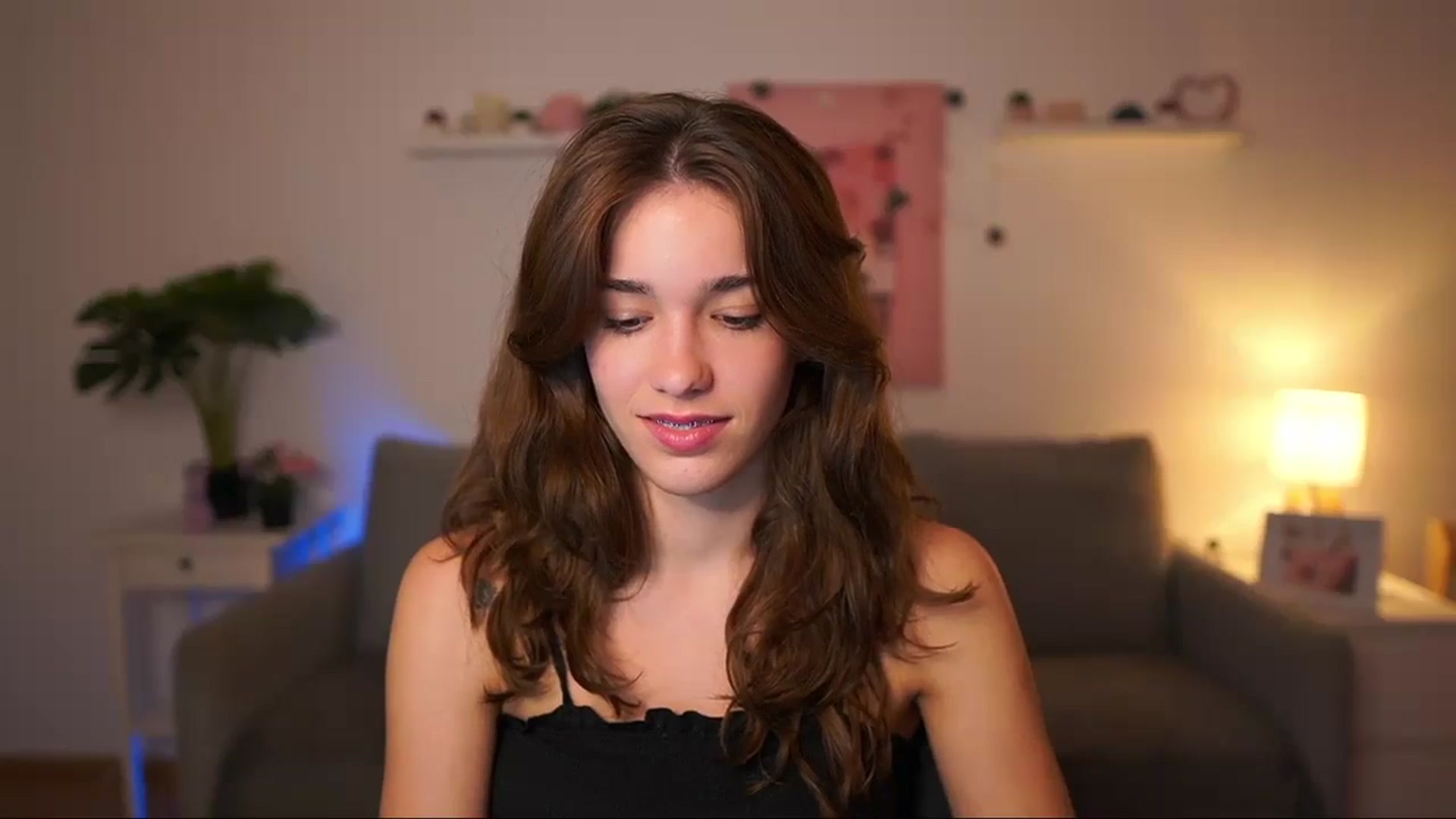 Gallery image thumbnail from Kissiecat's myfreecams stream on, 09/20/2025, 21:08 image 16 of 20