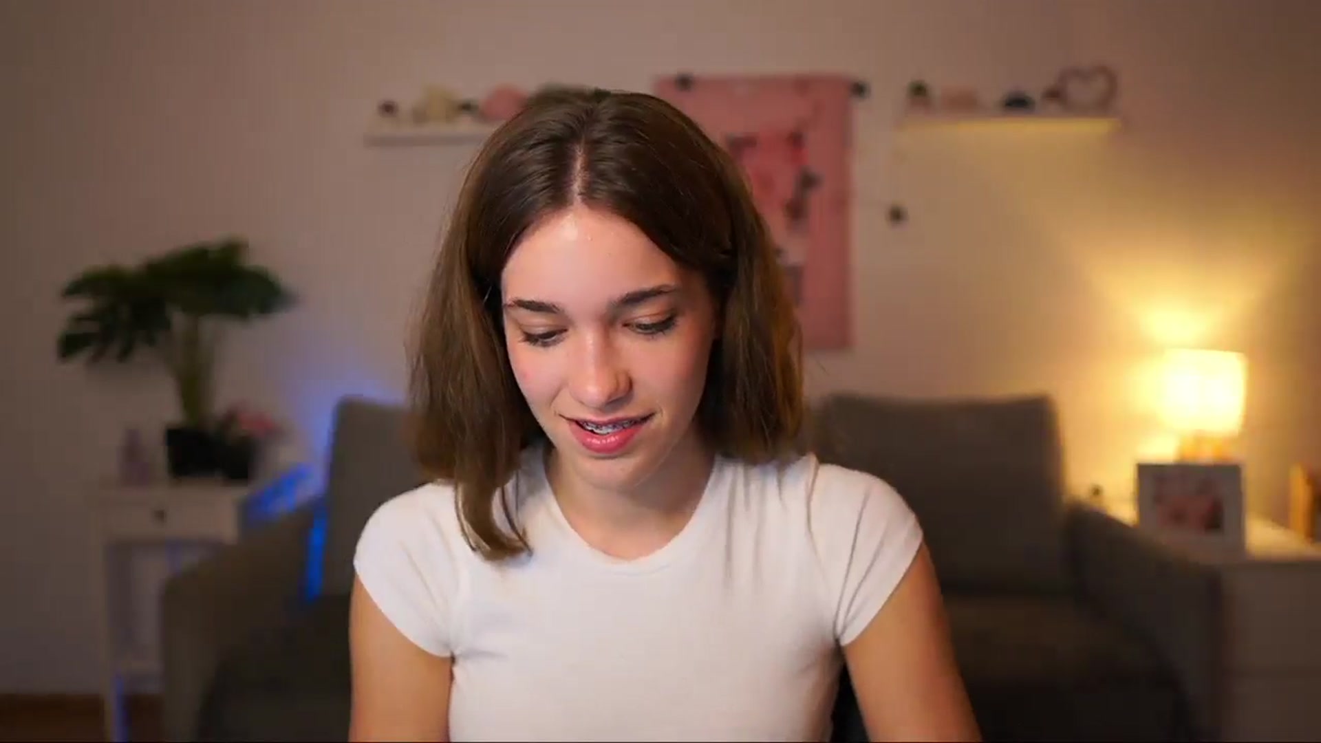 Gallery image thumbnail from Kissiecat's myfreecams stream on, 09/22/2025, 16:23 image 15 of 20